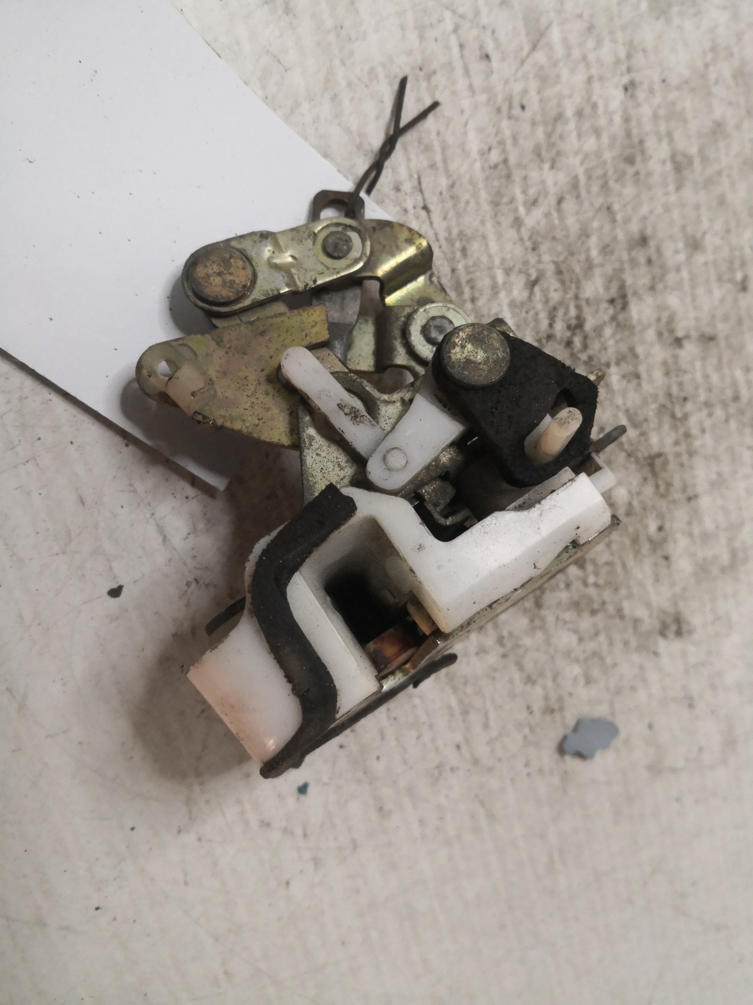 Fecho da Porta Trás Esq ROVER 600 (RH) | 93 - 00 Imagem-2