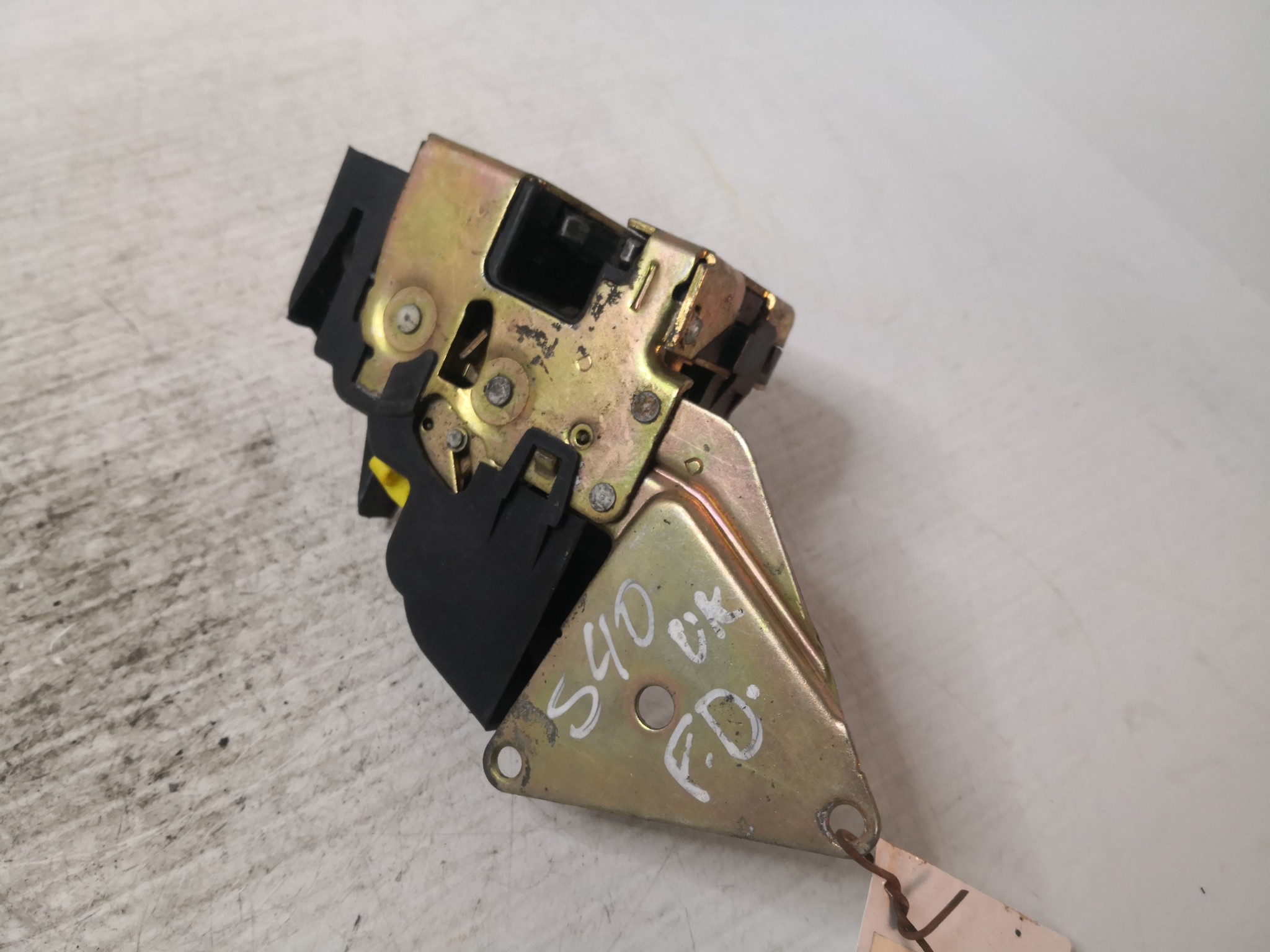 Fecho da Porta Frente Dto VOLVO S40 I (644) | 95 - 04 Imagem-1