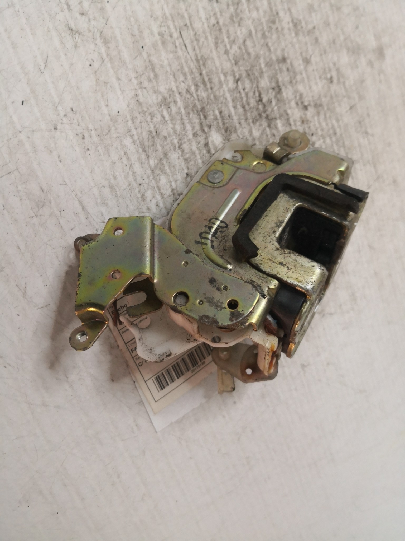 Fecho da Porta Frente Dto NISSAN TERRANO II (R20) | 92 - 07 Imagem-1