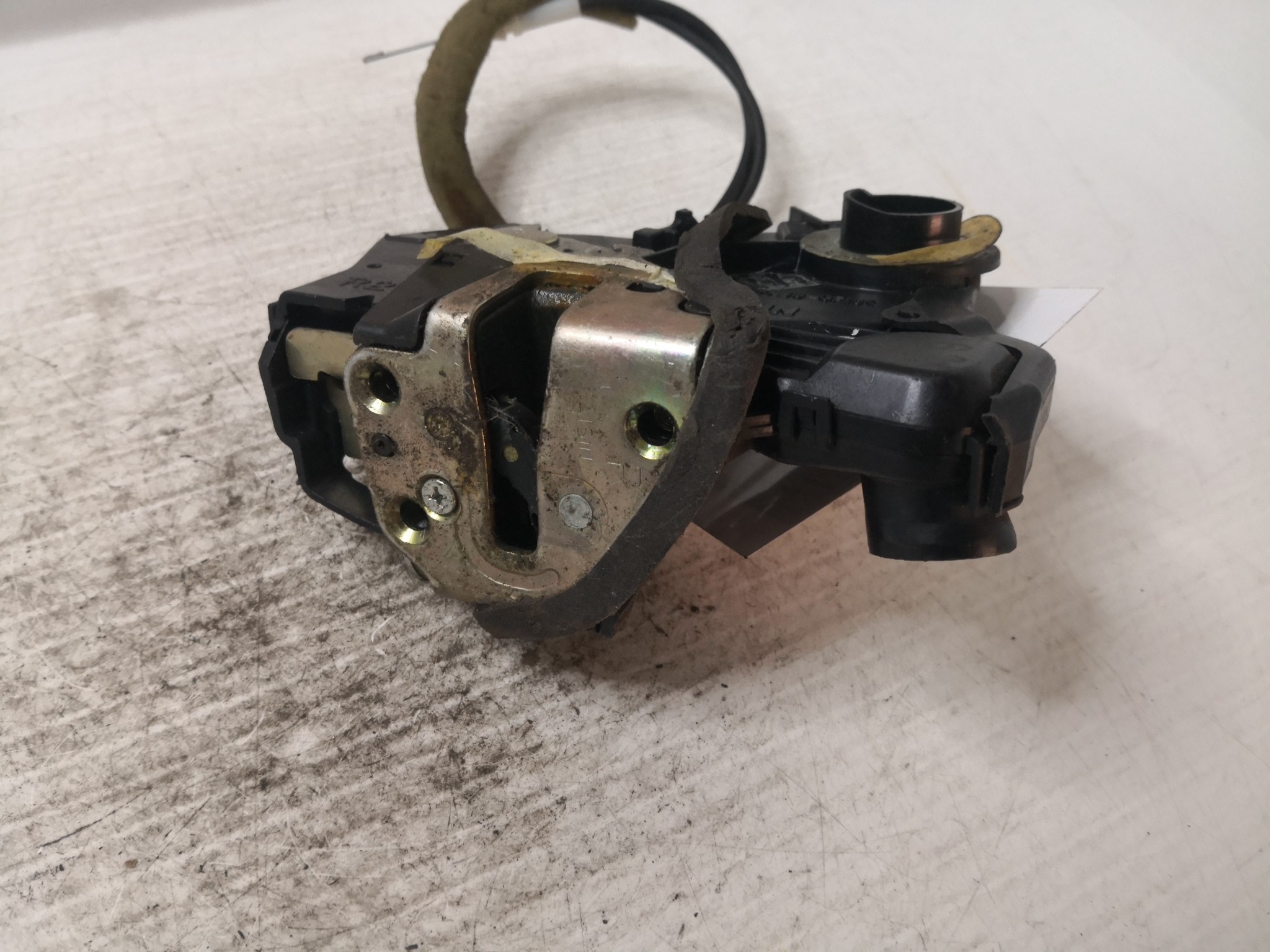 Fecho da Porta Frente Dto TOYOTA - ID S_35300