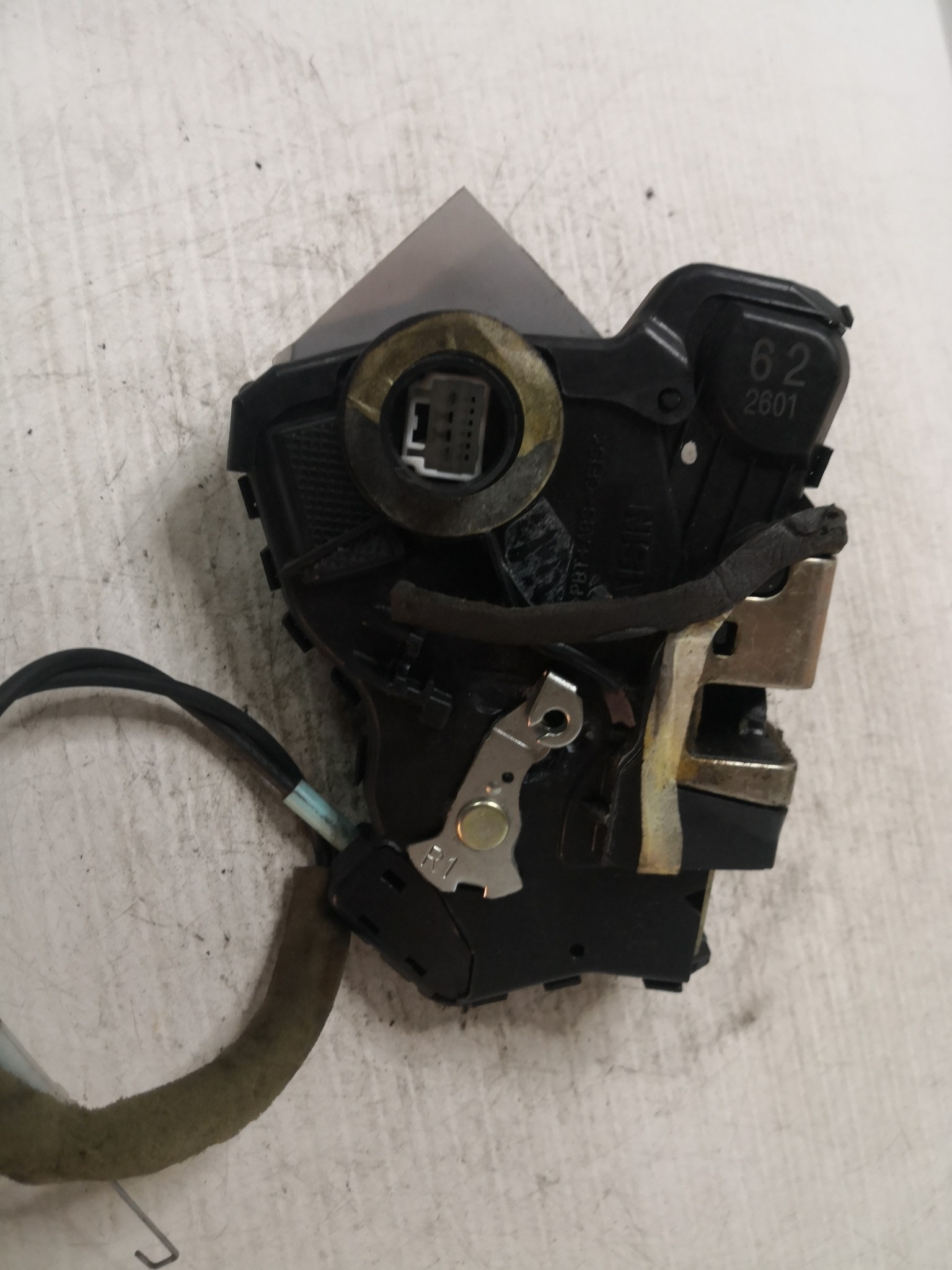 Fecho da Porta Frente Dto TOYOTA COROLLA (_E12_) | 01 - 07 Imagem-1