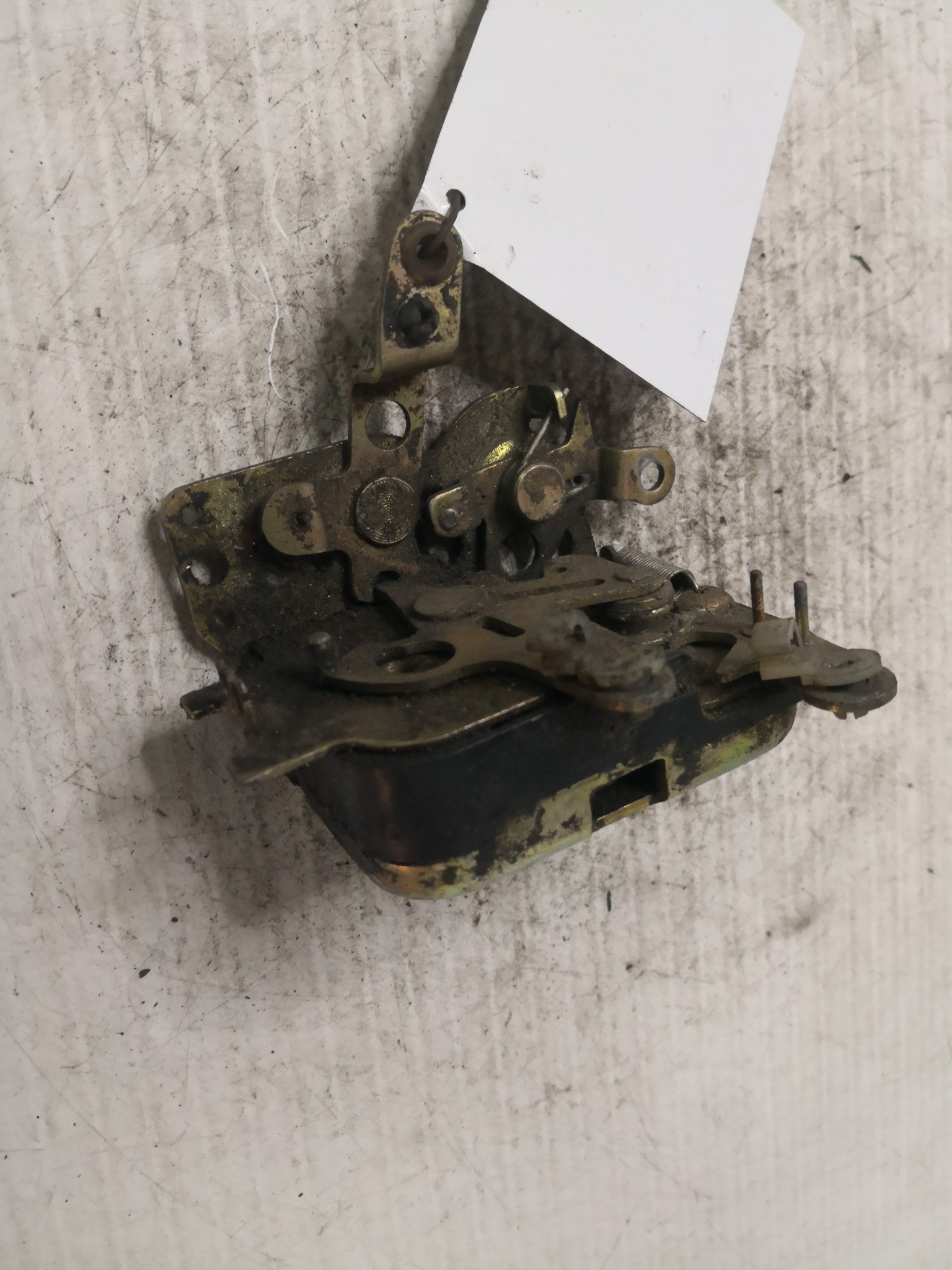 Fecho da Porta Frente Esq VOLVO 460 L (464) | 88 - 96 Imagem-2