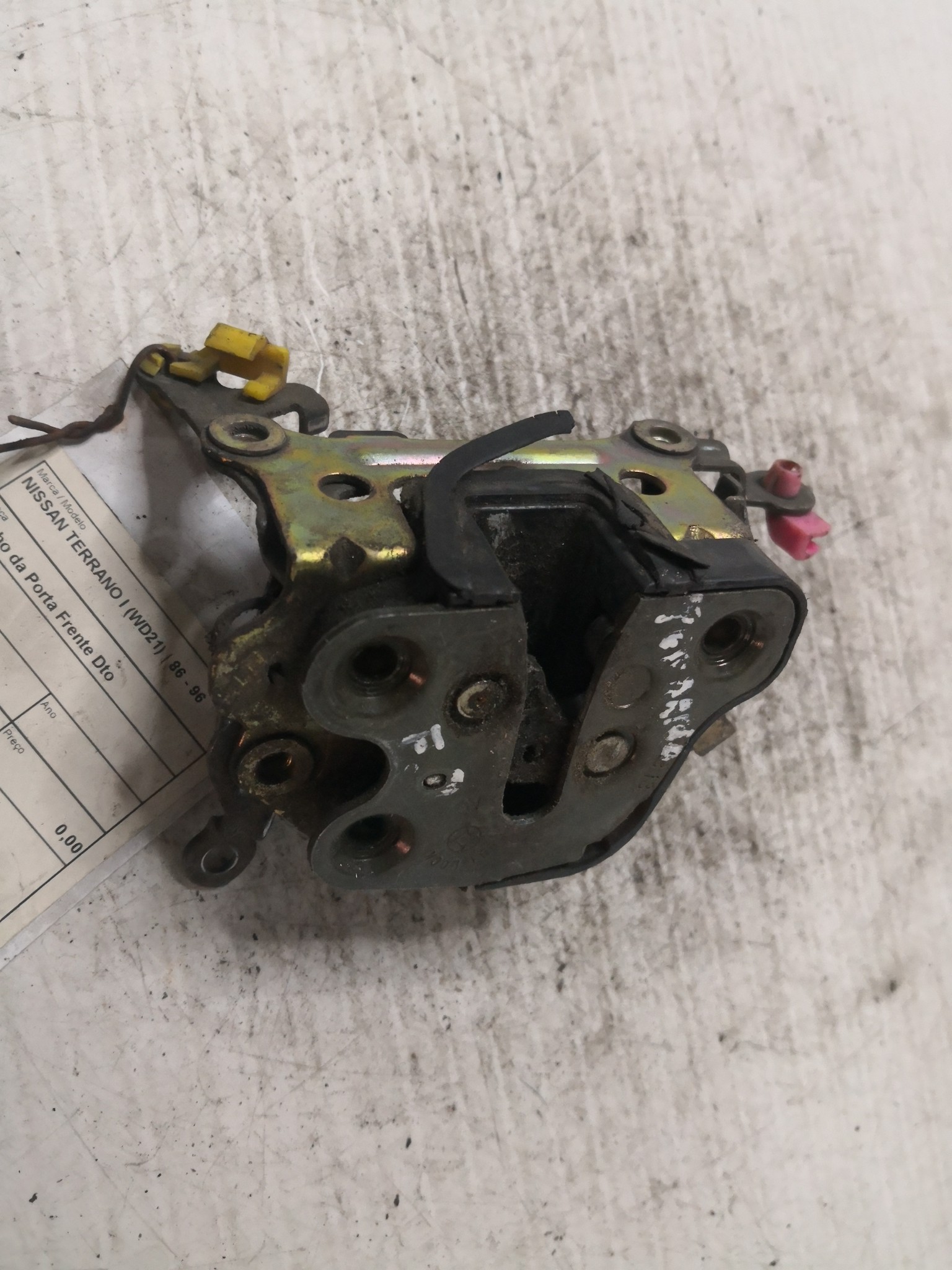 Fecho da Porta Frente Dto NISSAN - ID S_35201