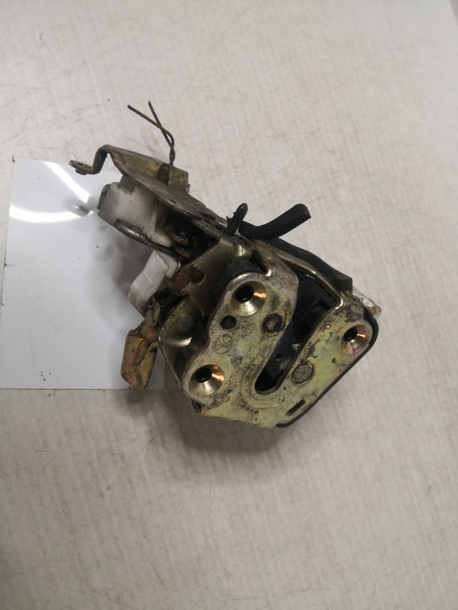 Fecho da Porta Trás Dto NISSAN - ID S_36215