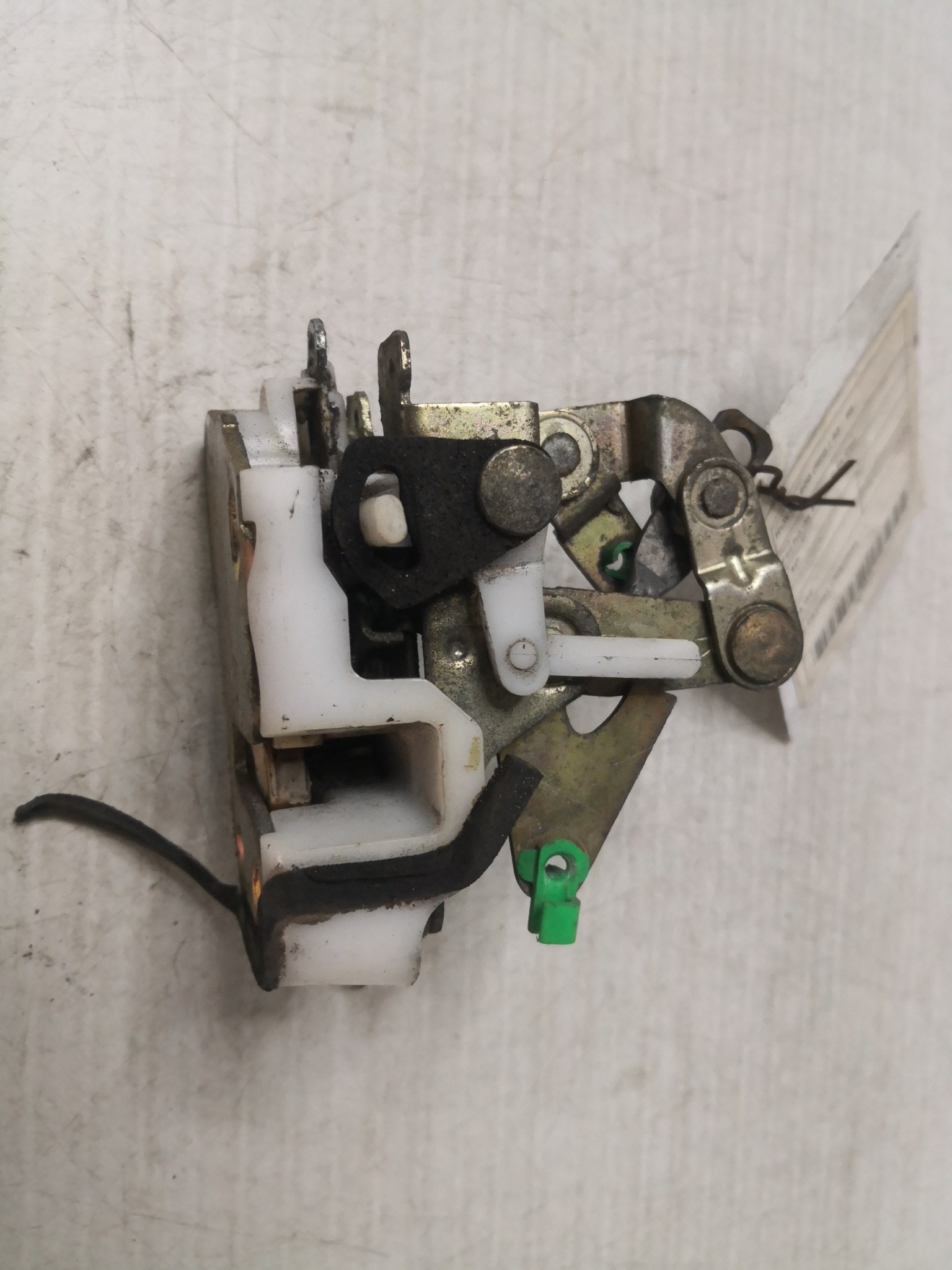 Fecho da Porta Trás Dto ROVER 600 (RH) | 93 - 00 Imagem-1