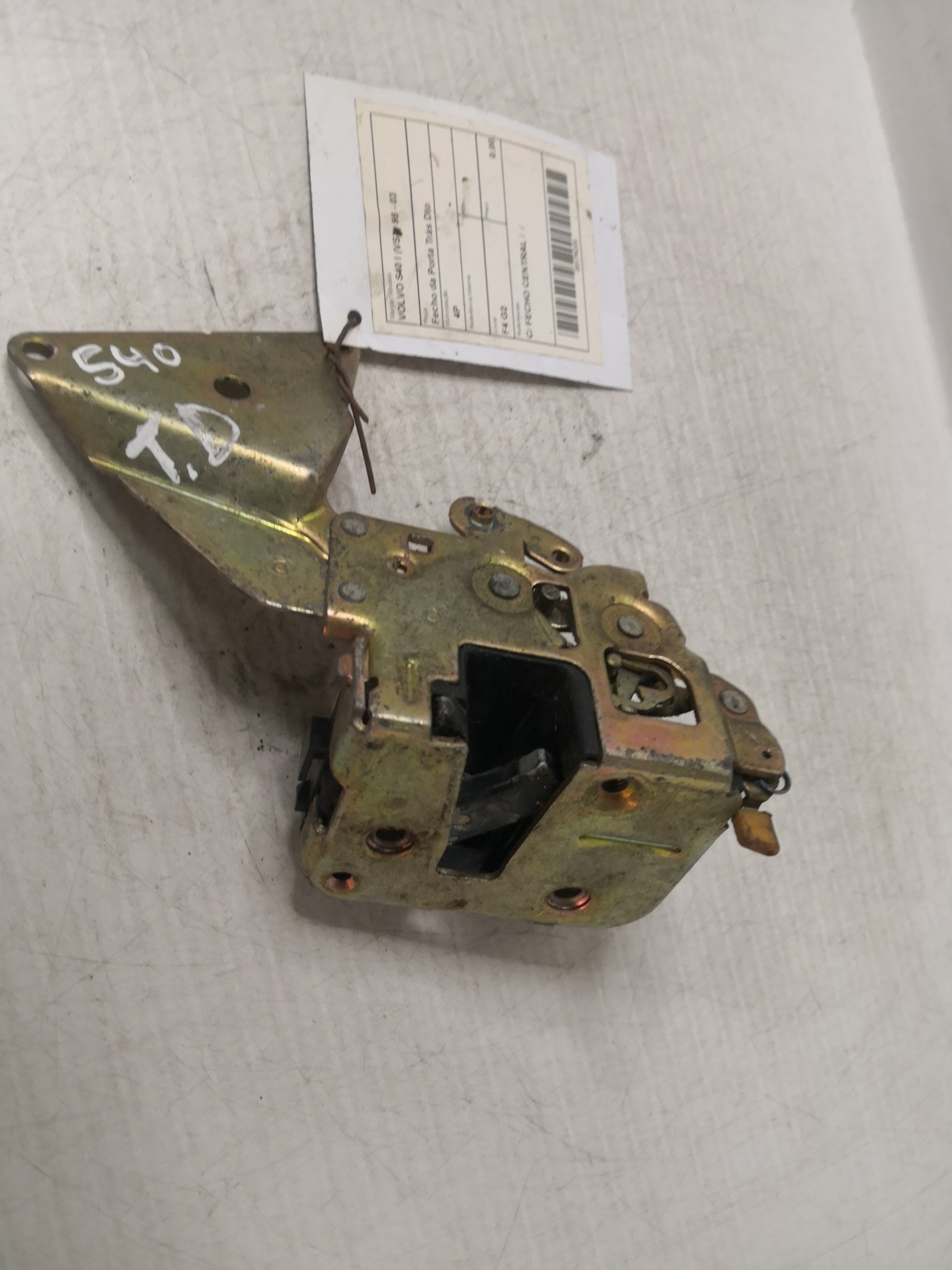 Fecho da Porta Trás Dto VOLVO - ID S_36219