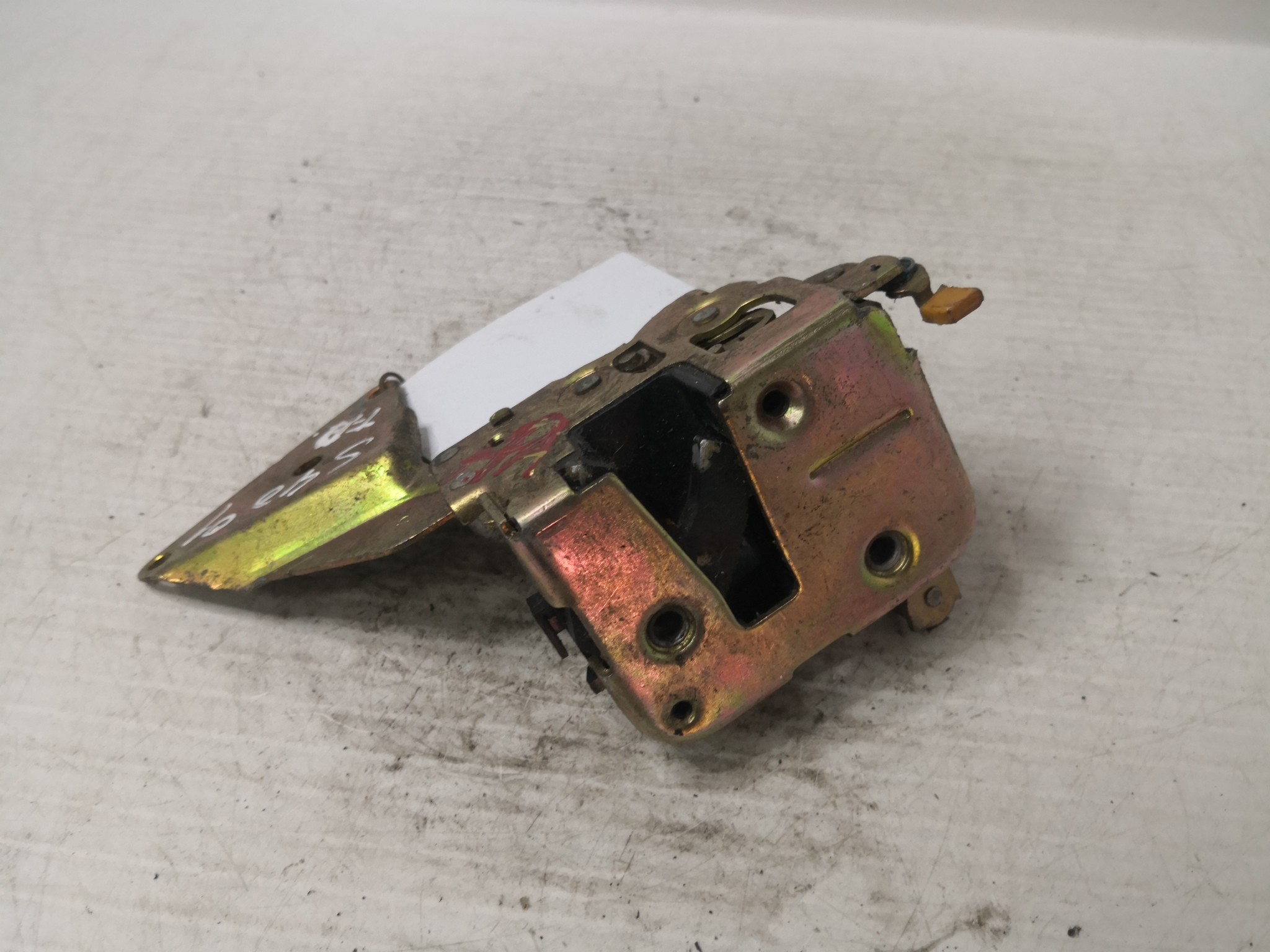 Fecho da Porta Trás Dto VOLVO - ID S_36120