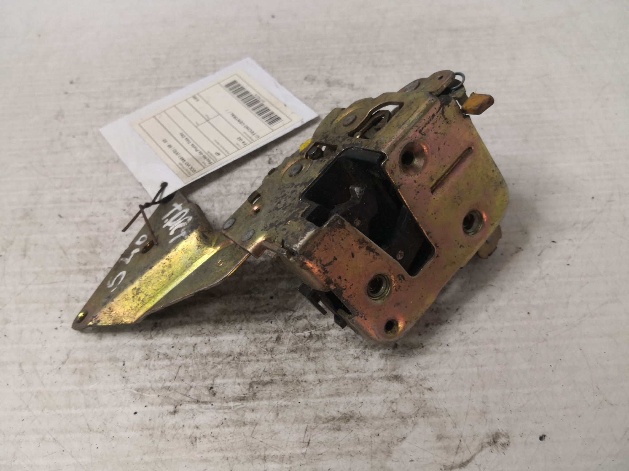 Fecho da Porta Trás Dto VOLVO - ID S_36218