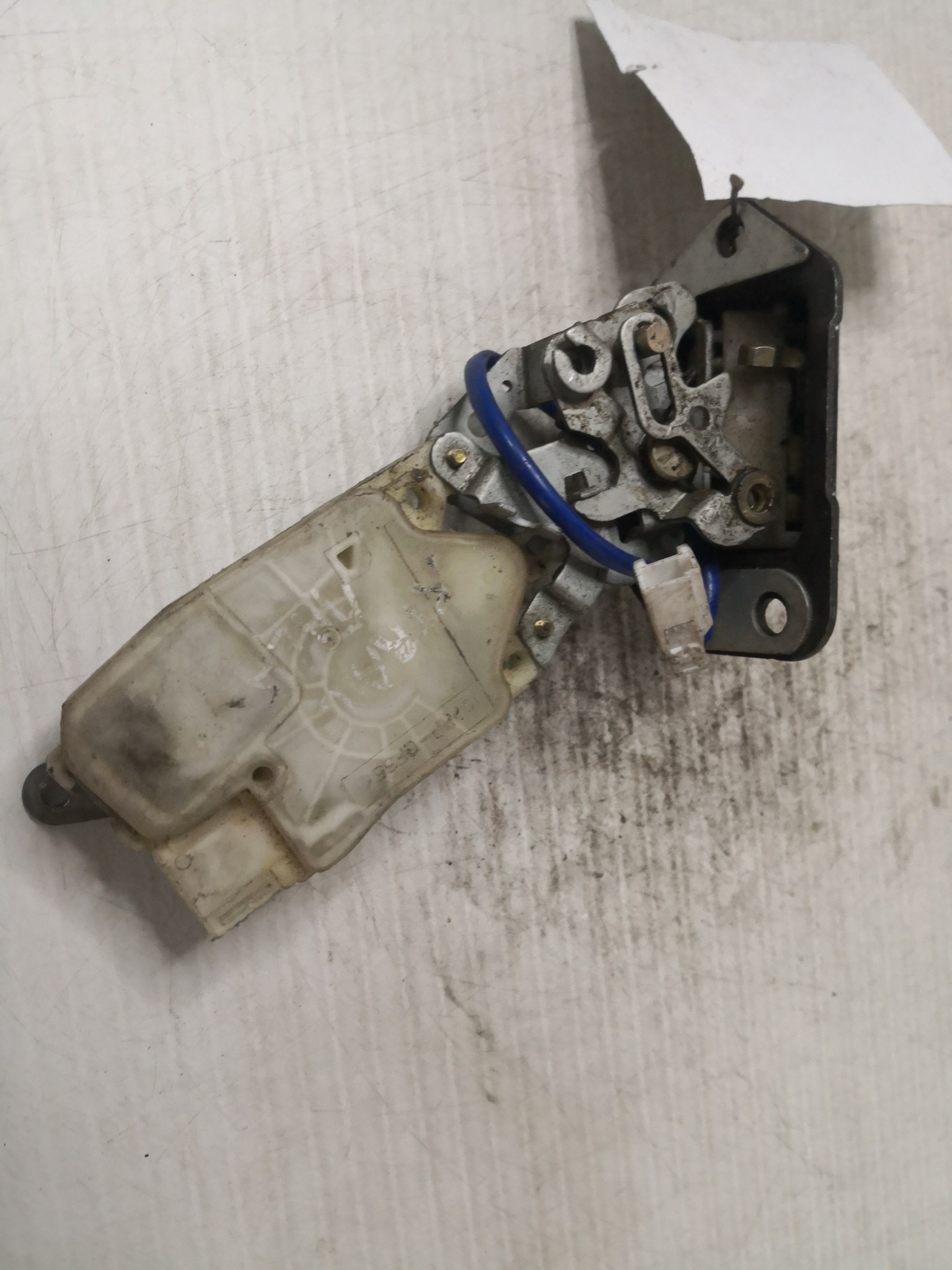 Fecho da Mala NISSAN X-TRAIL (T30) | 01 - 13 Imagem-1