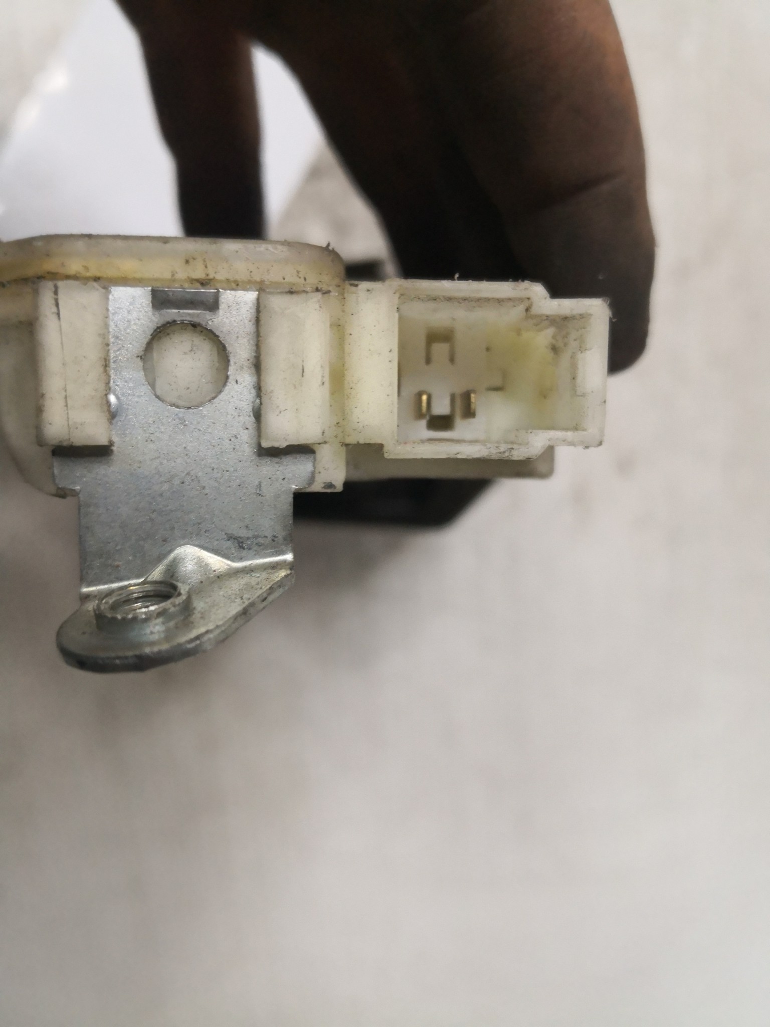 Fecho da Mala NISSAN X-TRAIL (T30) | 01 - 13 Imagem-4