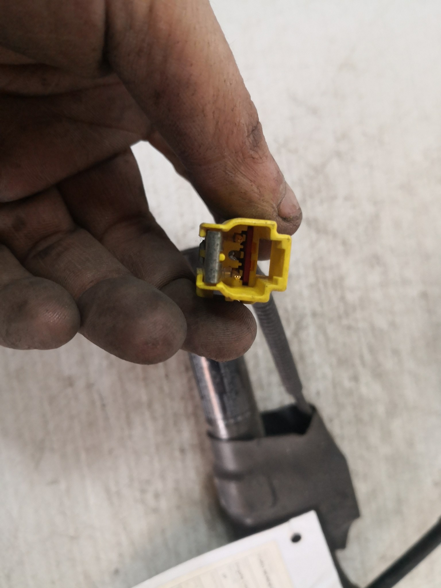 Engate Cinto Frente Dto FORD MONDEO II (BAP) | 96 - 00 Imagem-1