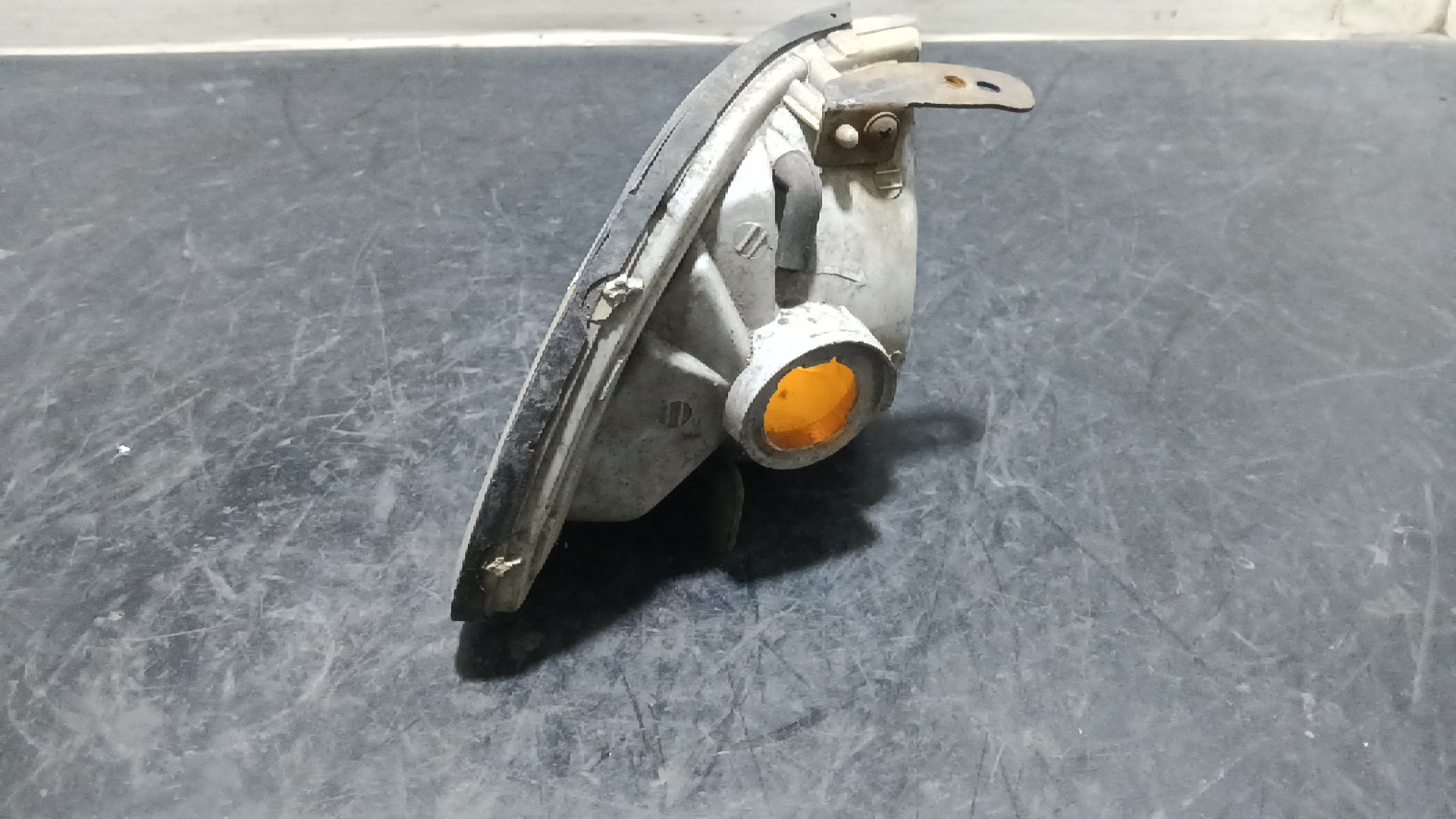 Farolim de Pisca Frente Esq HYUNDAI PONY (X-2) | 89 - 95 Imagem-1