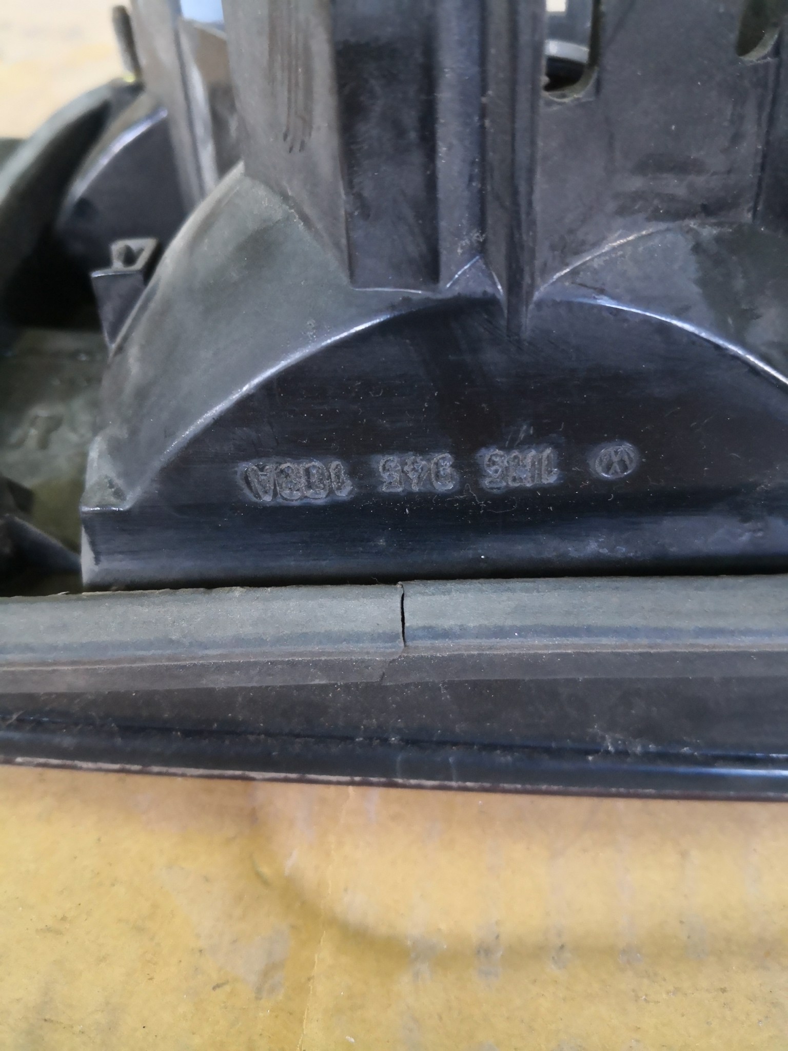 Farolim Mala VOLKSWAGEN VENTO (1H2) | 91 - 98 Imagem-2