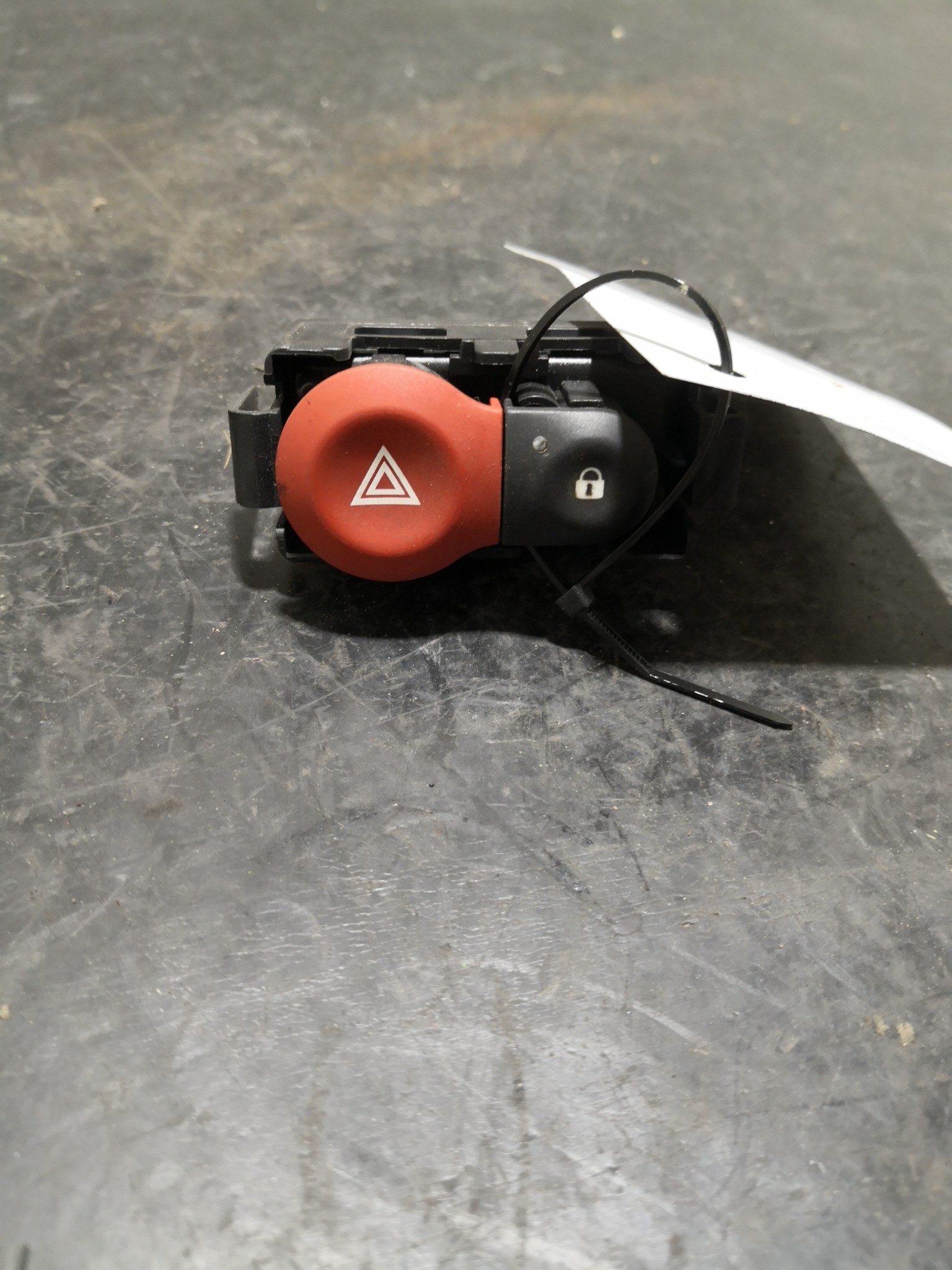 Botão 4 Piscas RENAULT - ID S_99761