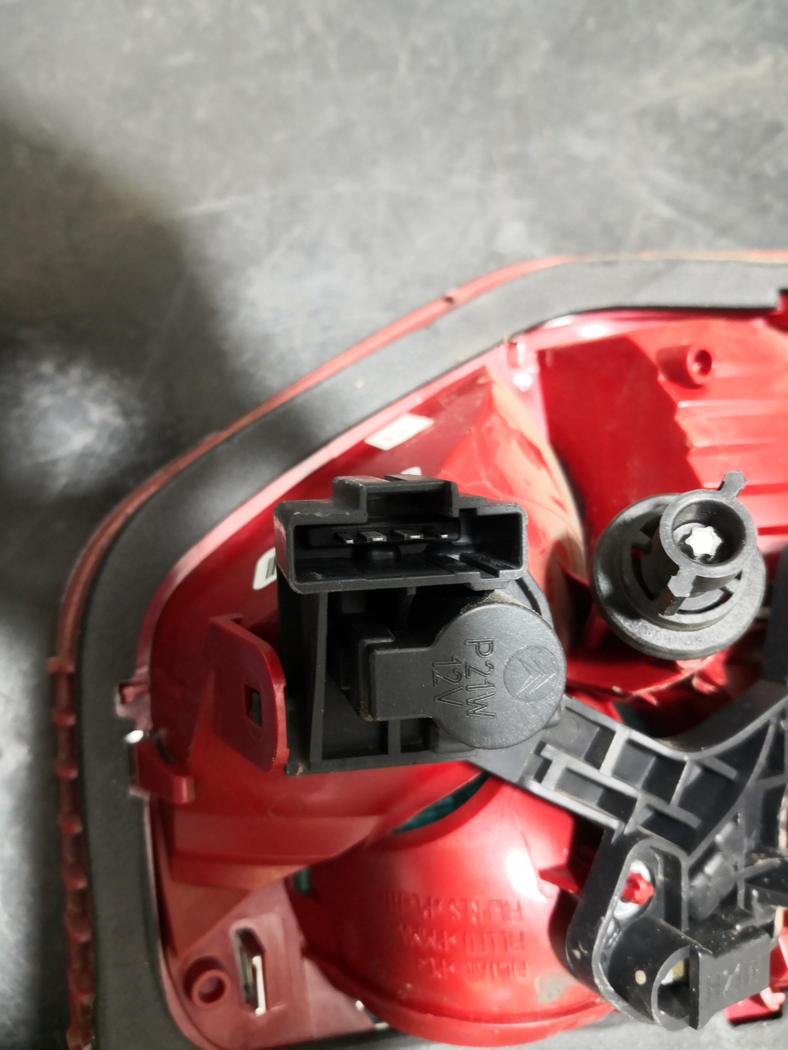 Farolim Mala CITROEN C5 III Break (RW_) | 08 -  Imagem-2