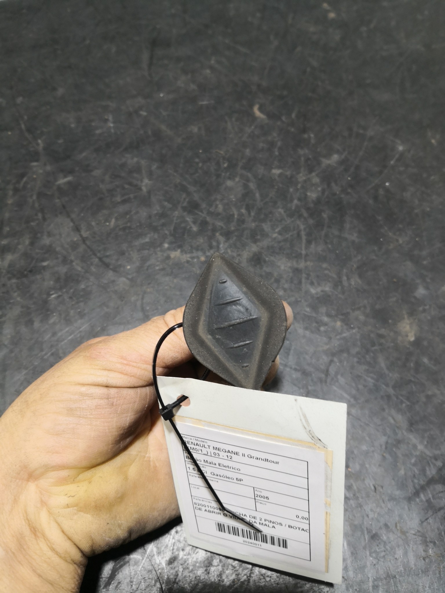 Botão Mala Eletrico RENAULT MEGANE II Grandtour (KM0/1_) | 03 - 12 Imagem-1