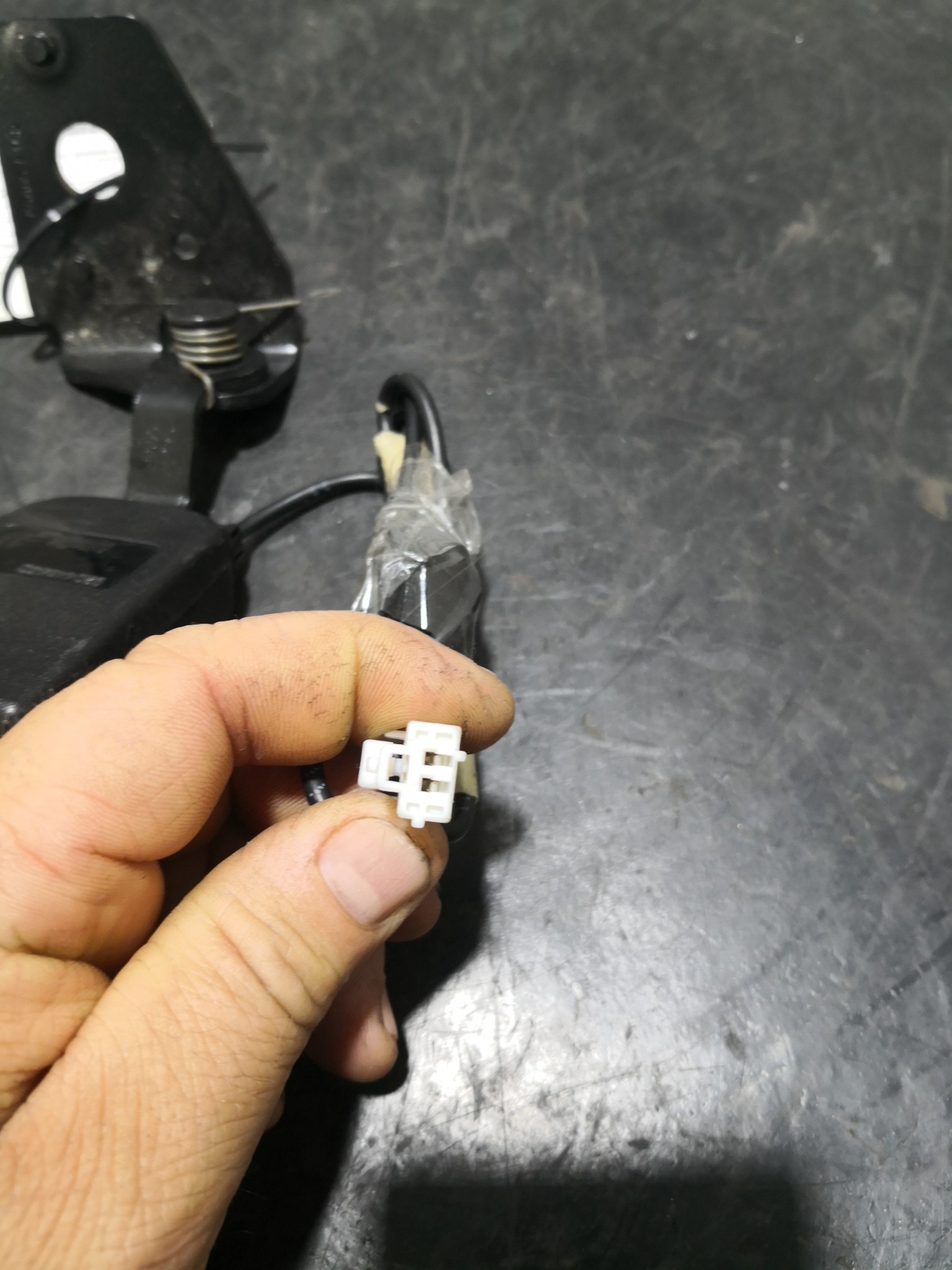 Engate Cinto Trás Esq PEUGEOT 308 I (4A_, 4C_) | 07 - 16 Imagem-2