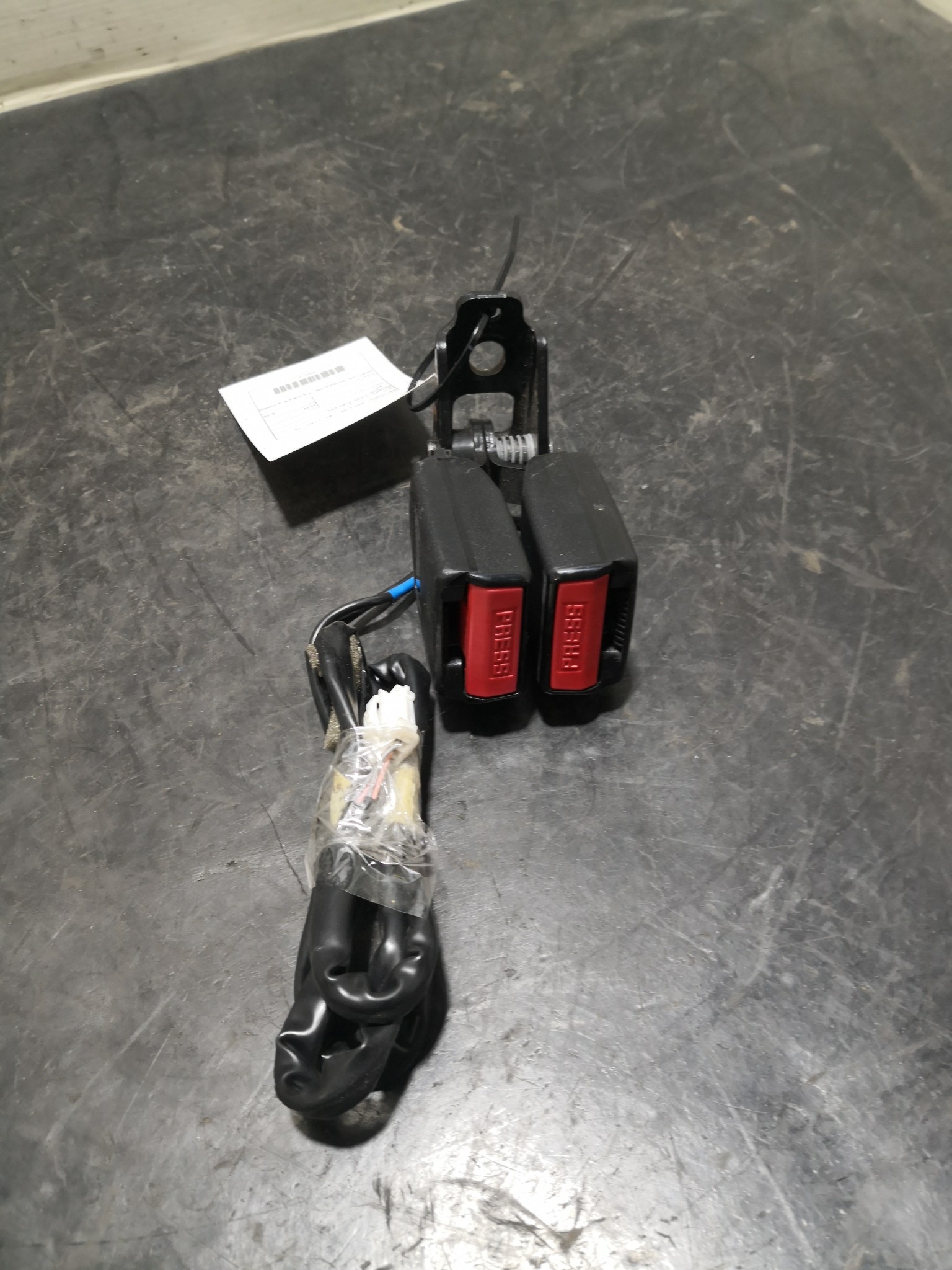 Engate Cinto Trás Dto PEUGEOT 308 I (4A_, 4C_) | 07 - 16 Imagem-1