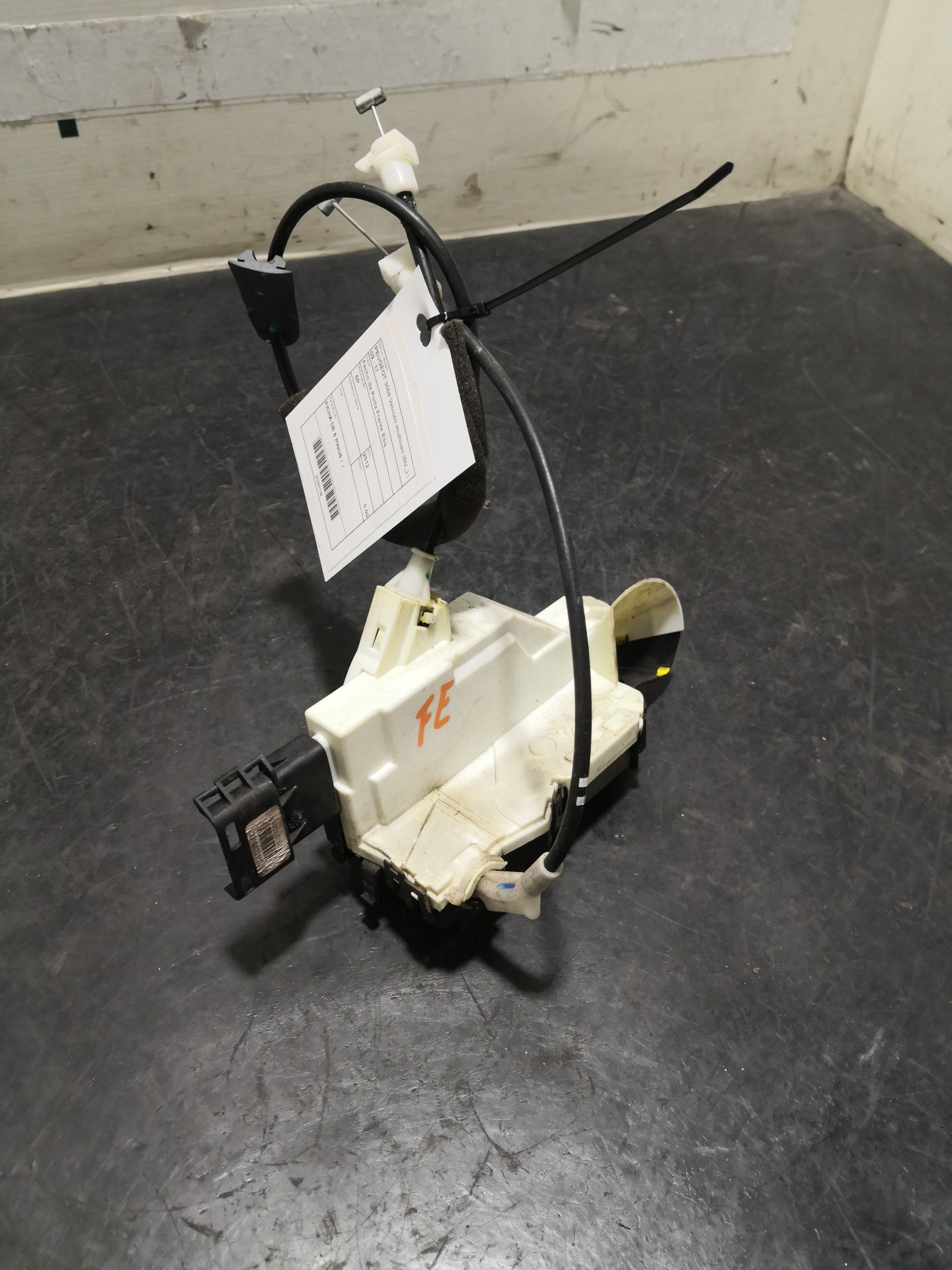 Fecho da Porta Frente Esq PEUGEOT 3008 Veículo multiuso (0U_) | 09 - 17 Imagem-3