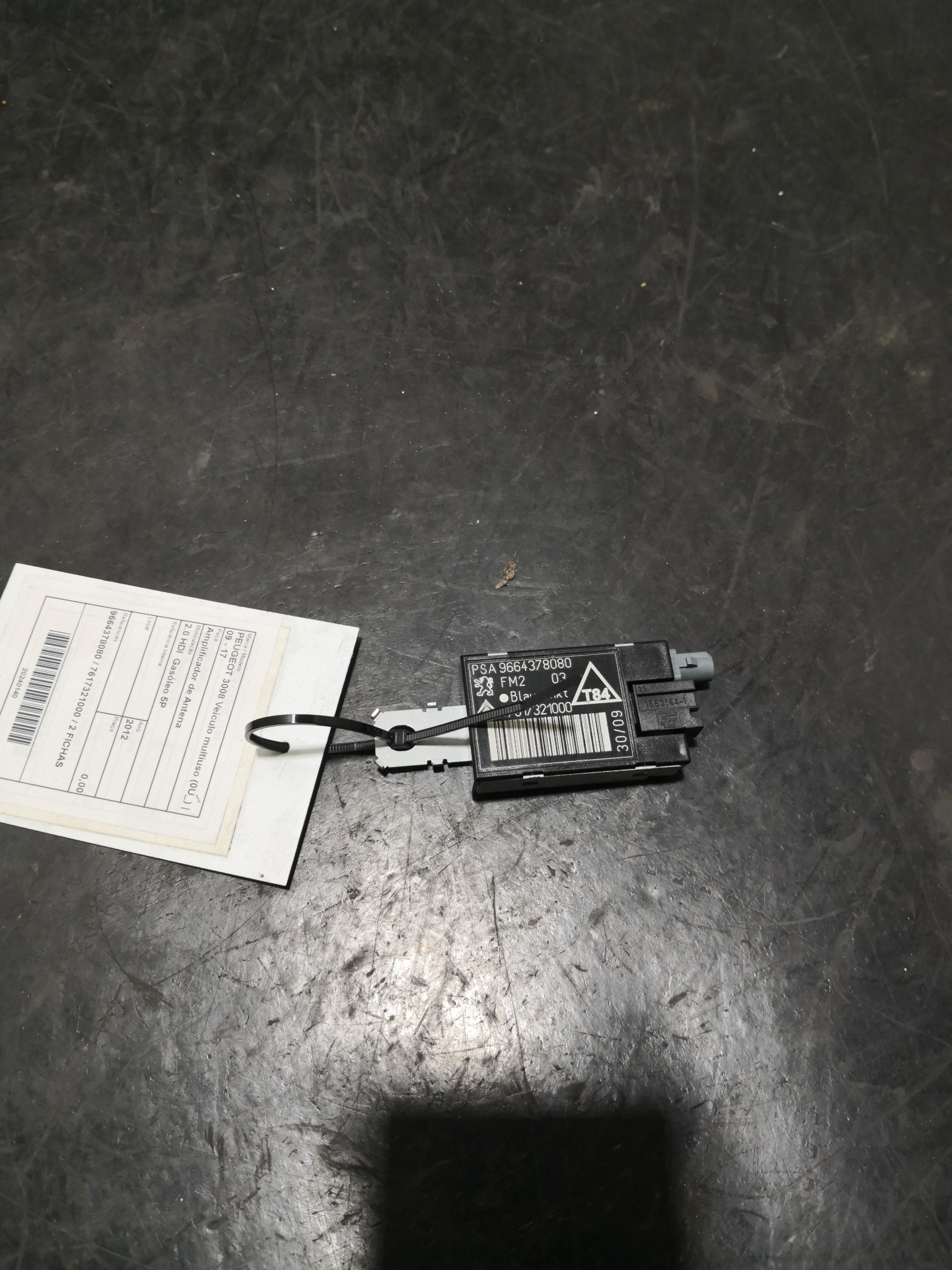 Amplificador de Antena PEUGEOT 3008 Veículo multiuso (0U_) | 09 - 17 Imagem-2