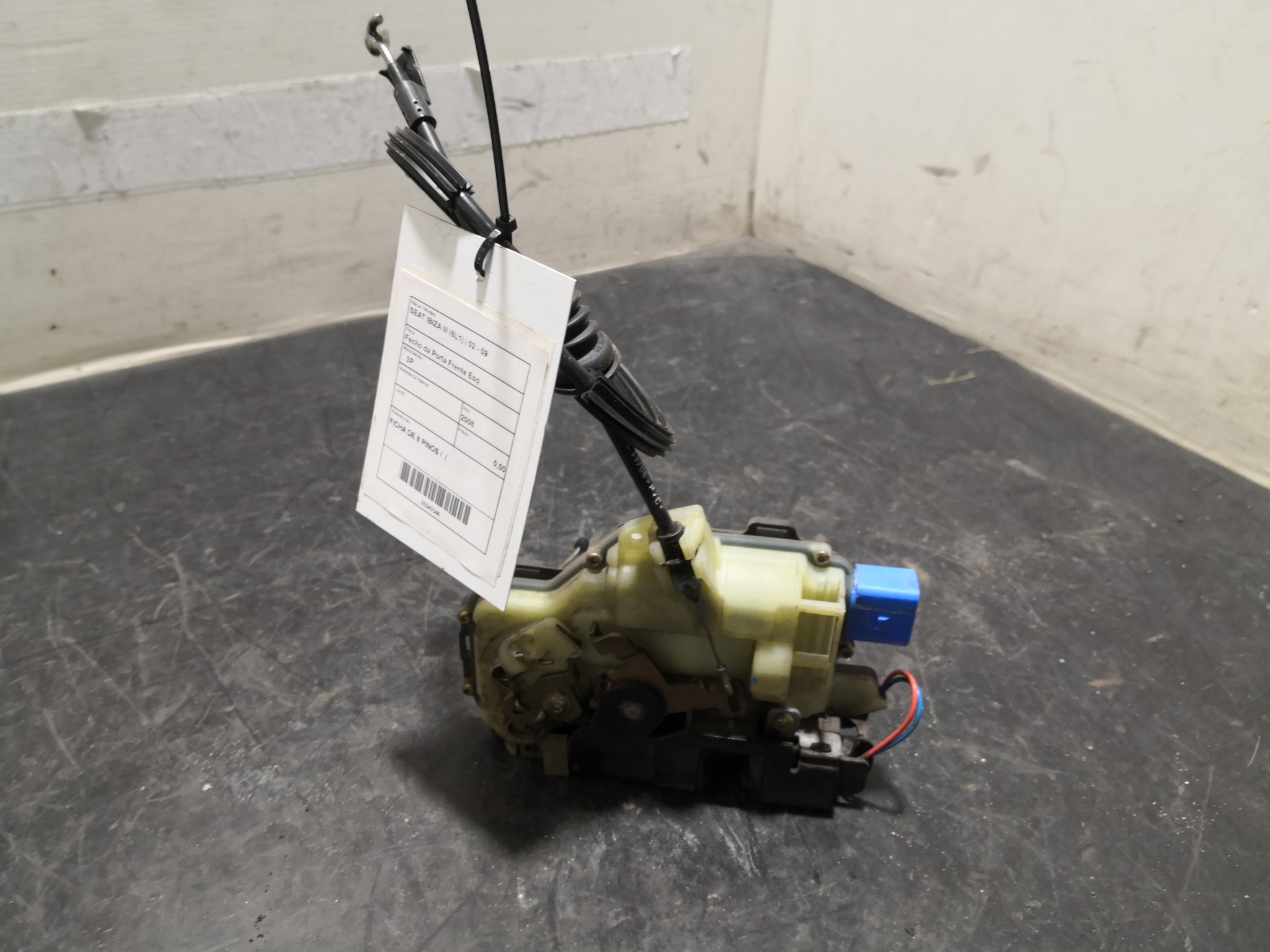 Fecho da Porta Frente Esq SEAT - ID S_100345