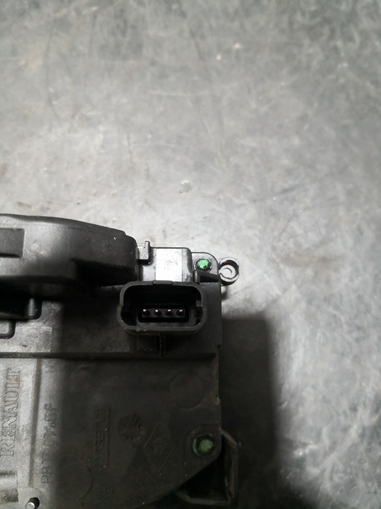 Fecho da Porta Frente Dto RENAULT - ID S_101416