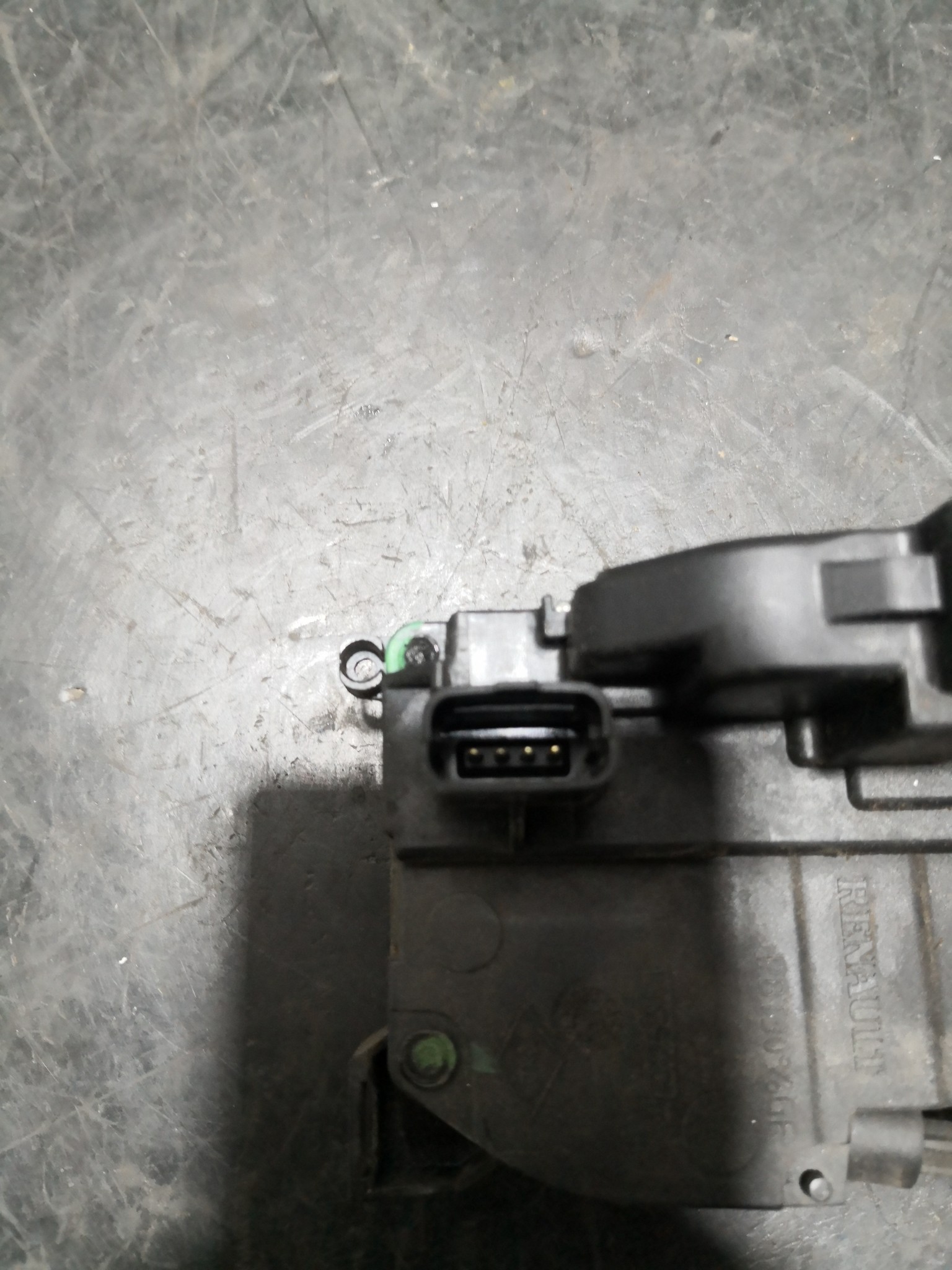 Fecho da Porta Frente Esq RENAULT - ID S_101419