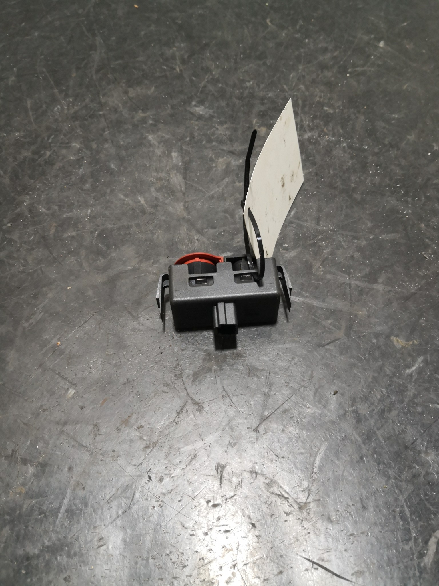 Botão 4 Piscas RENAULT CLIO III (BR0/1, CR0/1) | 05 -  Imagem-2