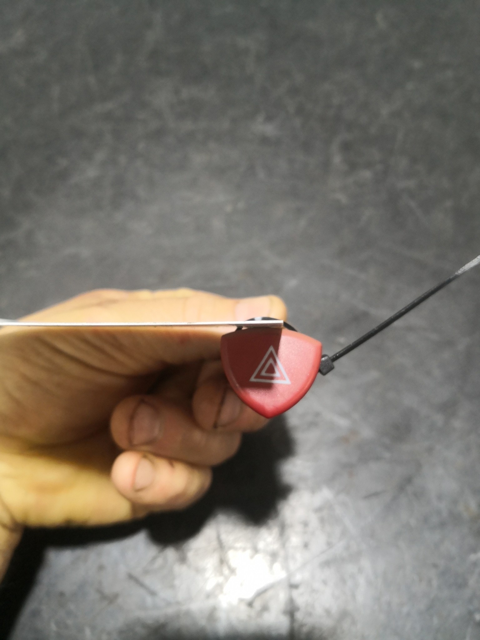 Botão 4 Piscas LANCIA - ID S_101598