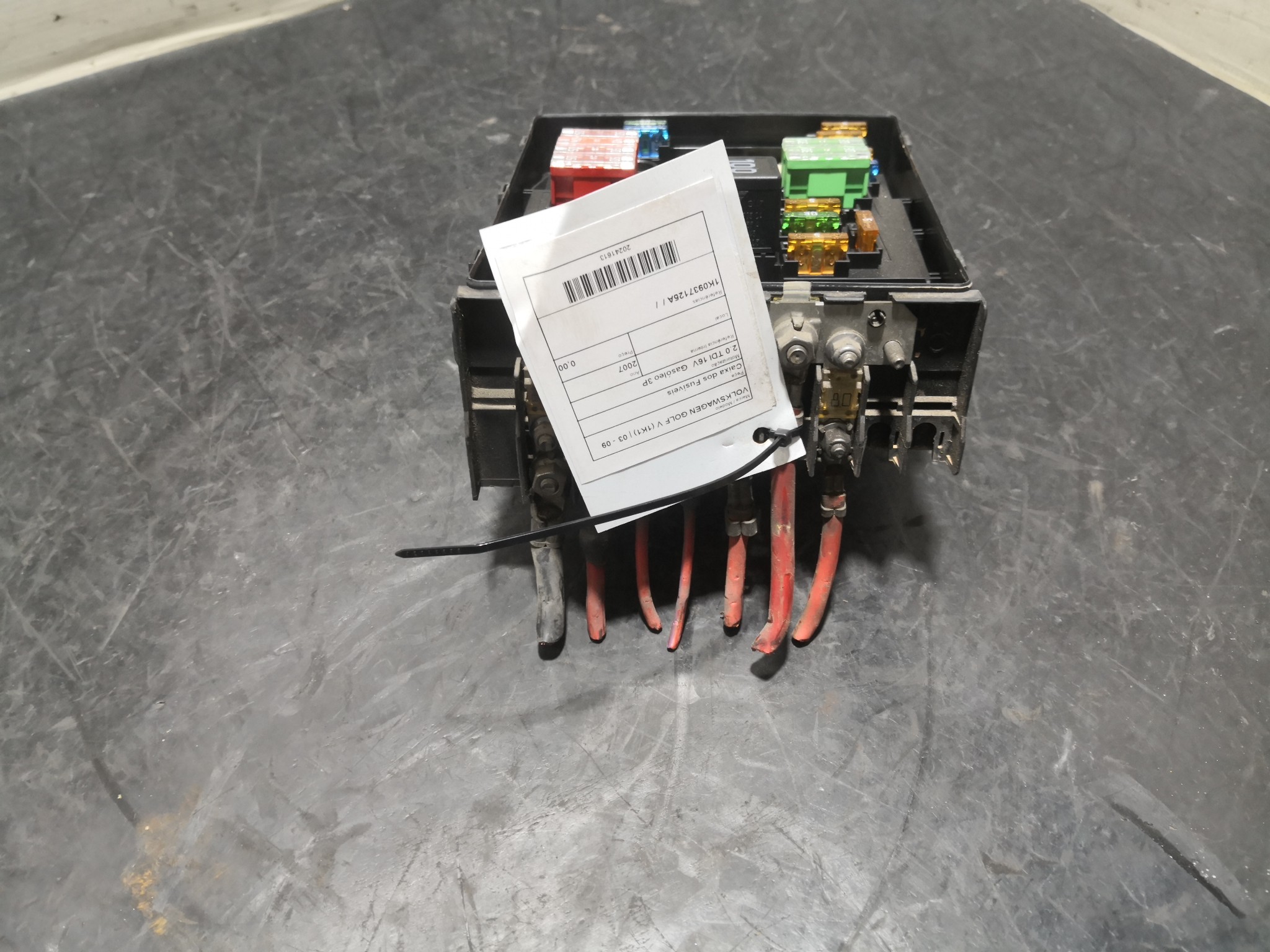 Caixa dos Fusíveis VOLKSWAGEN GOLF V (1K1) | 03 - 09 Imagem-1