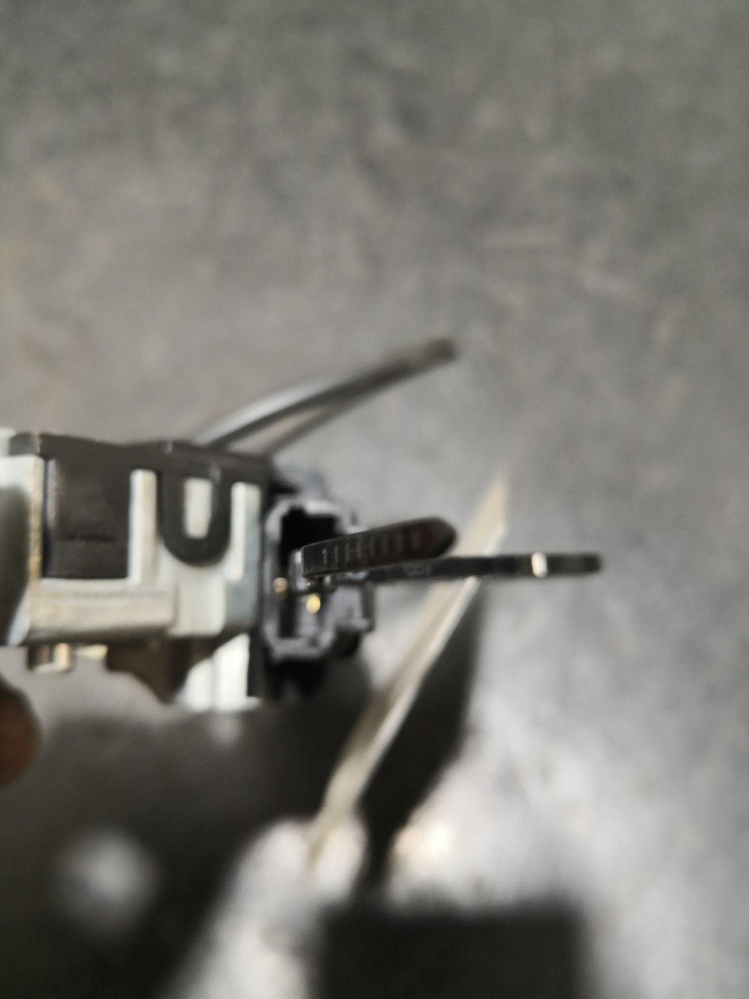 Canhão de Ignição PEUGEOT 208 I (CA_, CC_) | 12 -  Imagem-1