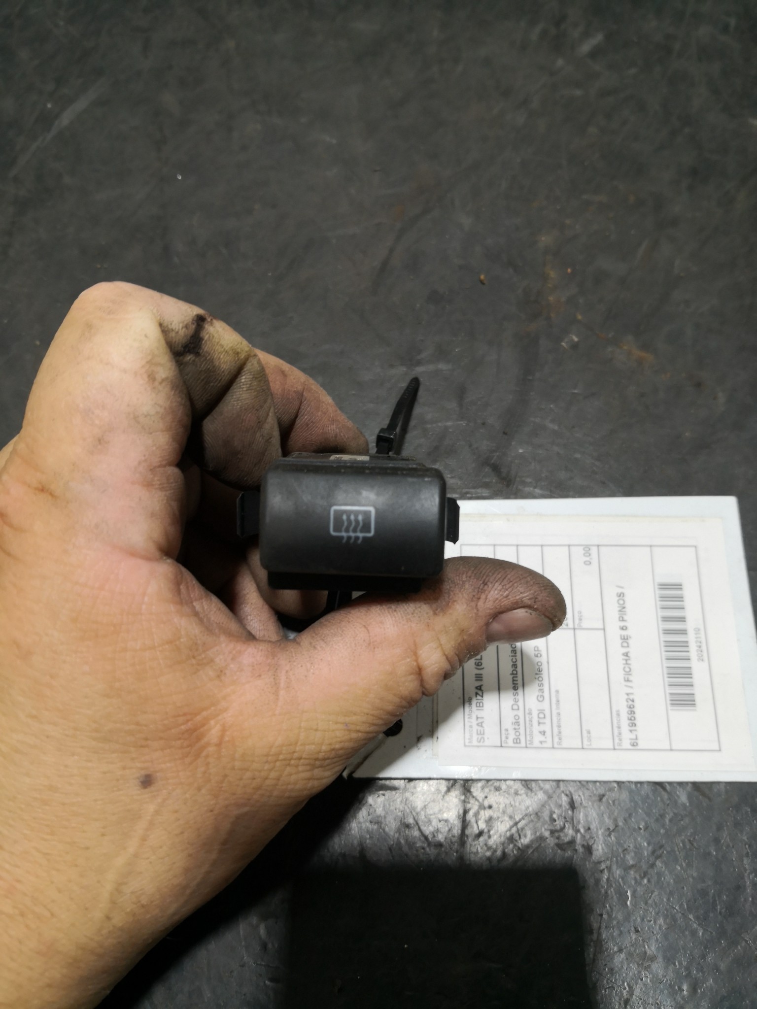 Botão Desembaciador SEAT IBIZA III (6L1) | 02 - 09 Imagem-2