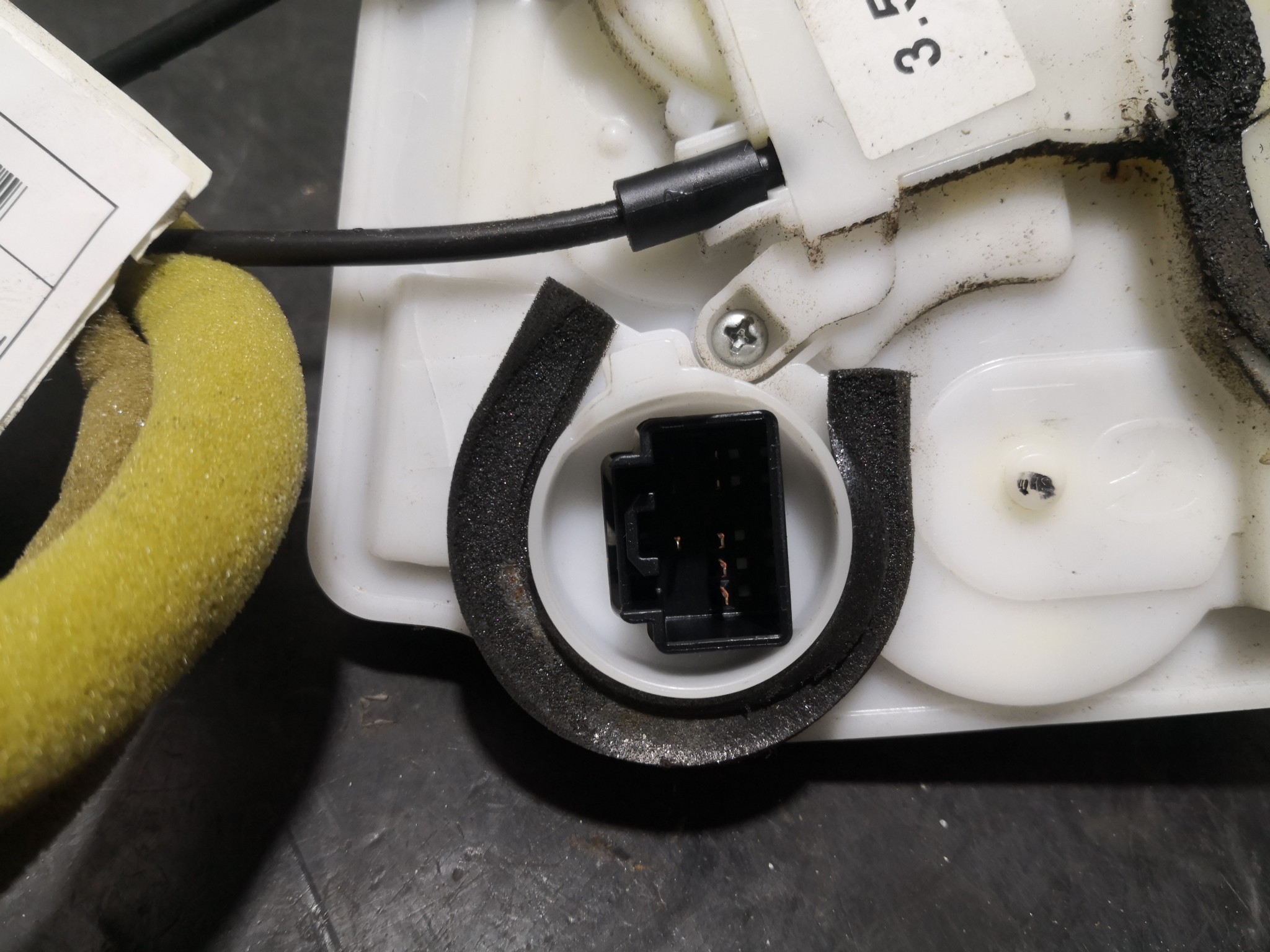 Fecho da Porta Frente Esq MAZDA 6 três volumes (GH) | 07 - 13 Imagem-1