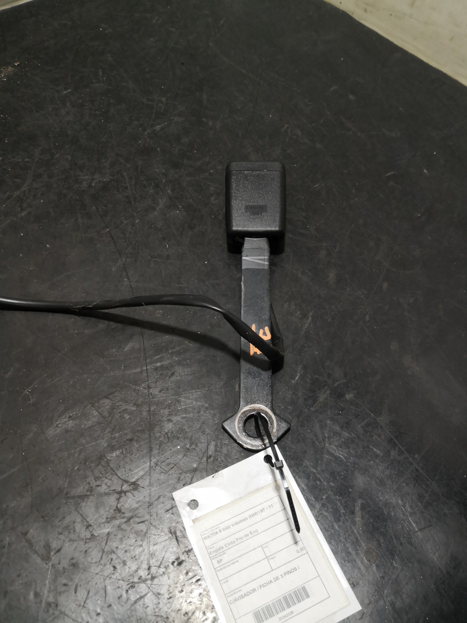 Engate Cinto Frente Esq MAZDA - ID S_102325