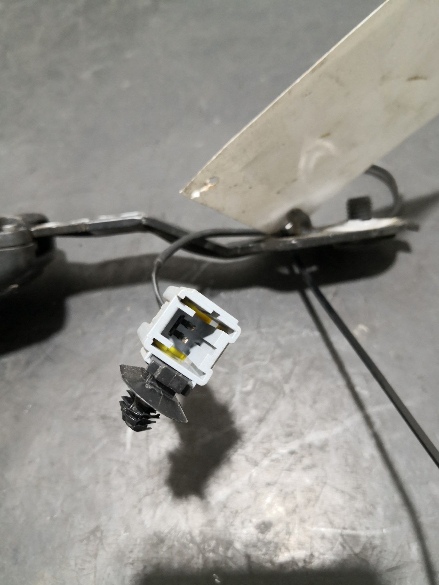 Engate Cinto Frente Esq PEUGEOT 208 I (CA_, CC_) | 12 -  Imagem-2