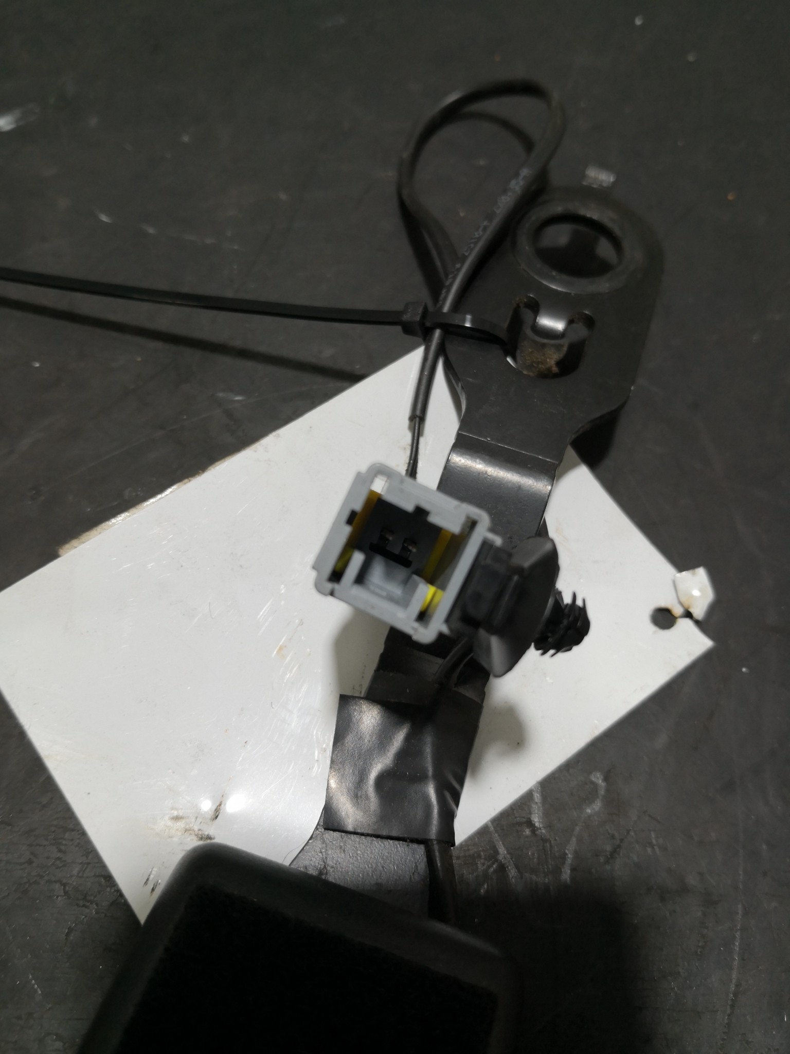 Engate Cinto Frente Esq PEUGEOT 208 I (CA_, CC_) | 12 -  Imagem-1