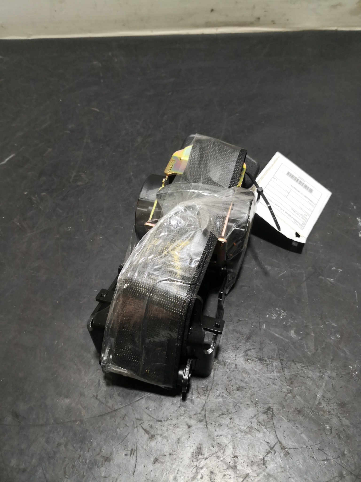 Cinto Trás Meio MERCEDES-BENZ E-CLASS (W211) | 02 - 09 Imagem-1