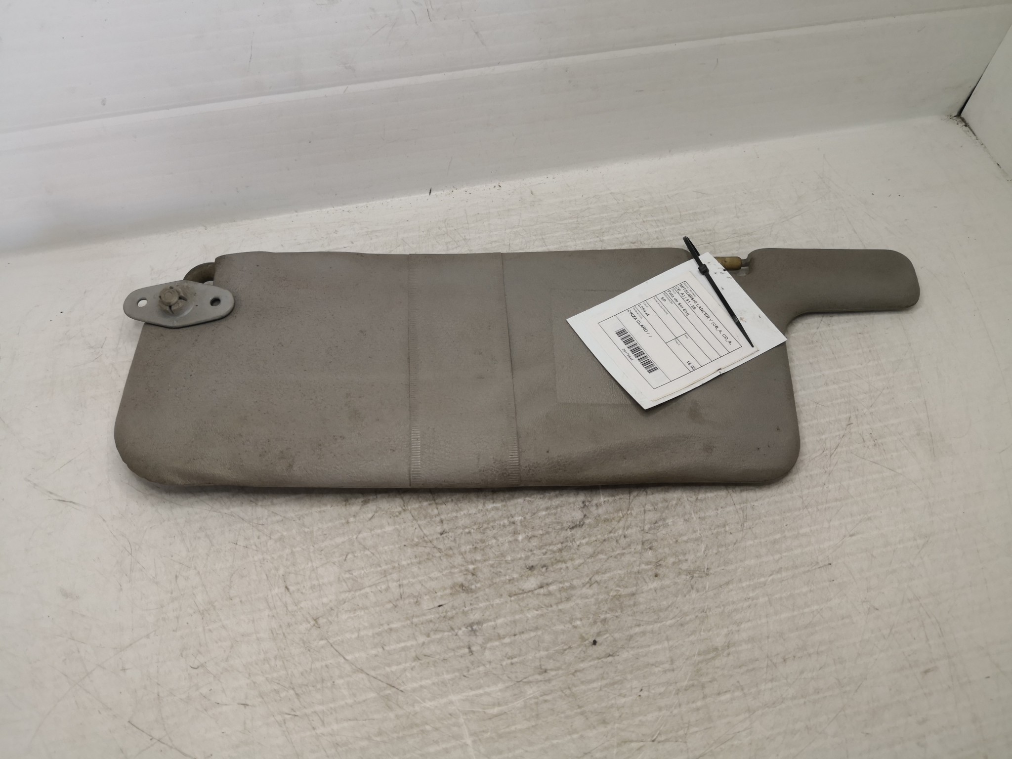 Pala de Sol Esq MITSUBISHI - ID S_36845