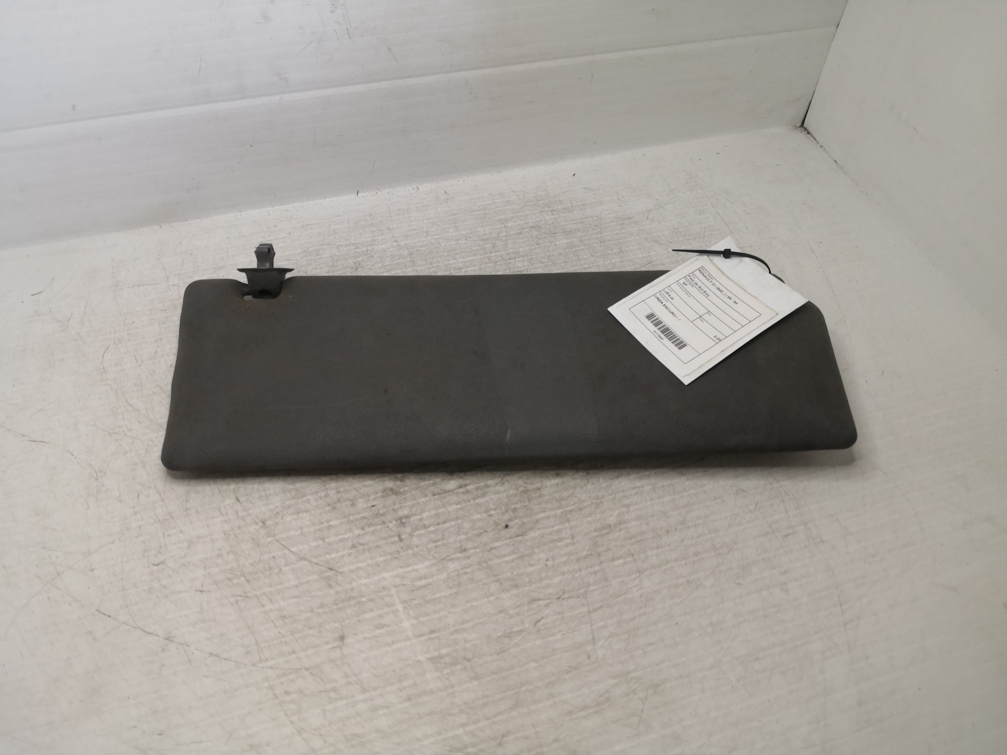 Pala de Sol Esq RENAULT - ID S_36696