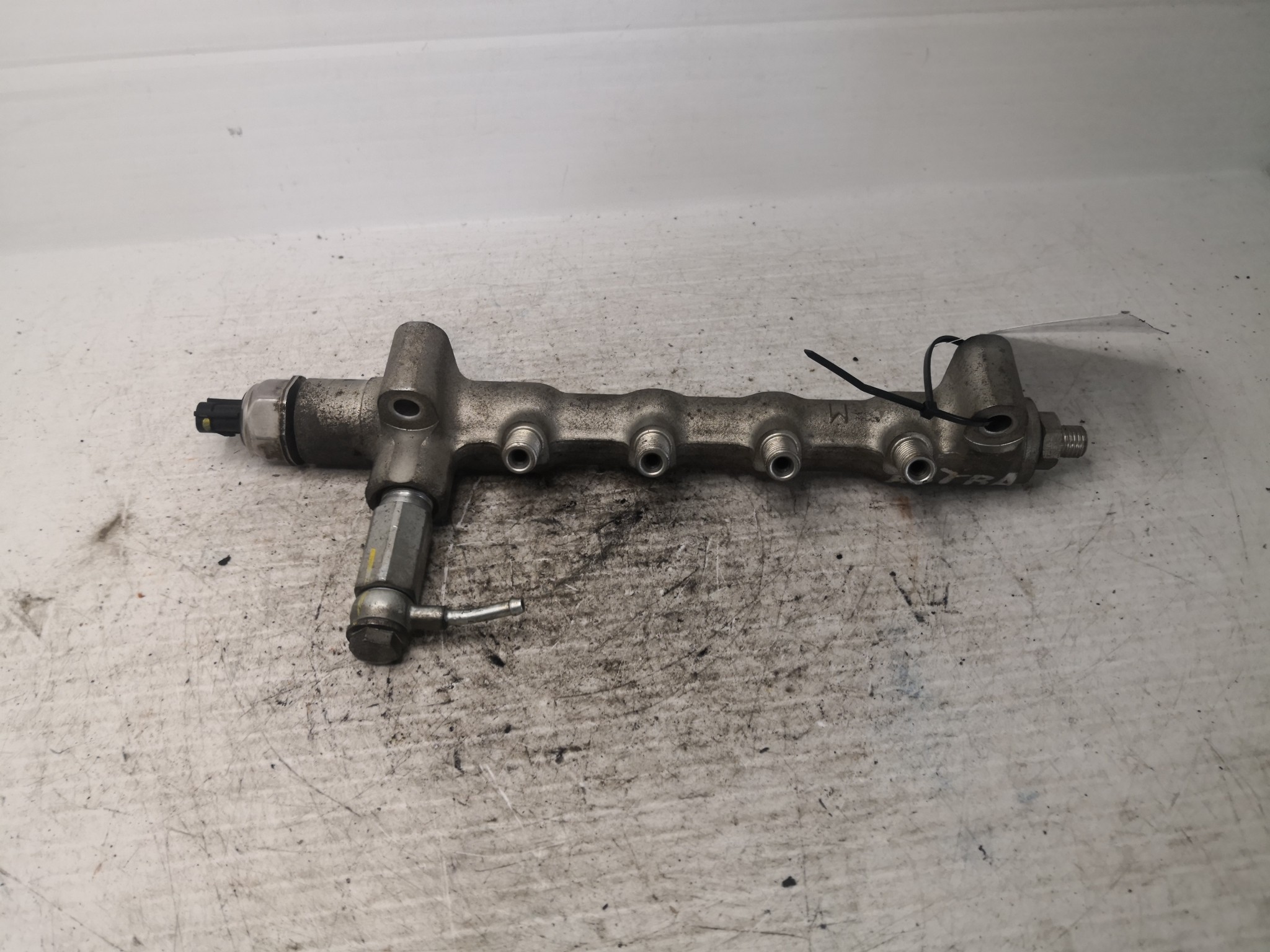 Rampa de Injeção OPEL ASTRA J Sports Tourer (P10) | 10 - 15 Imagem-1