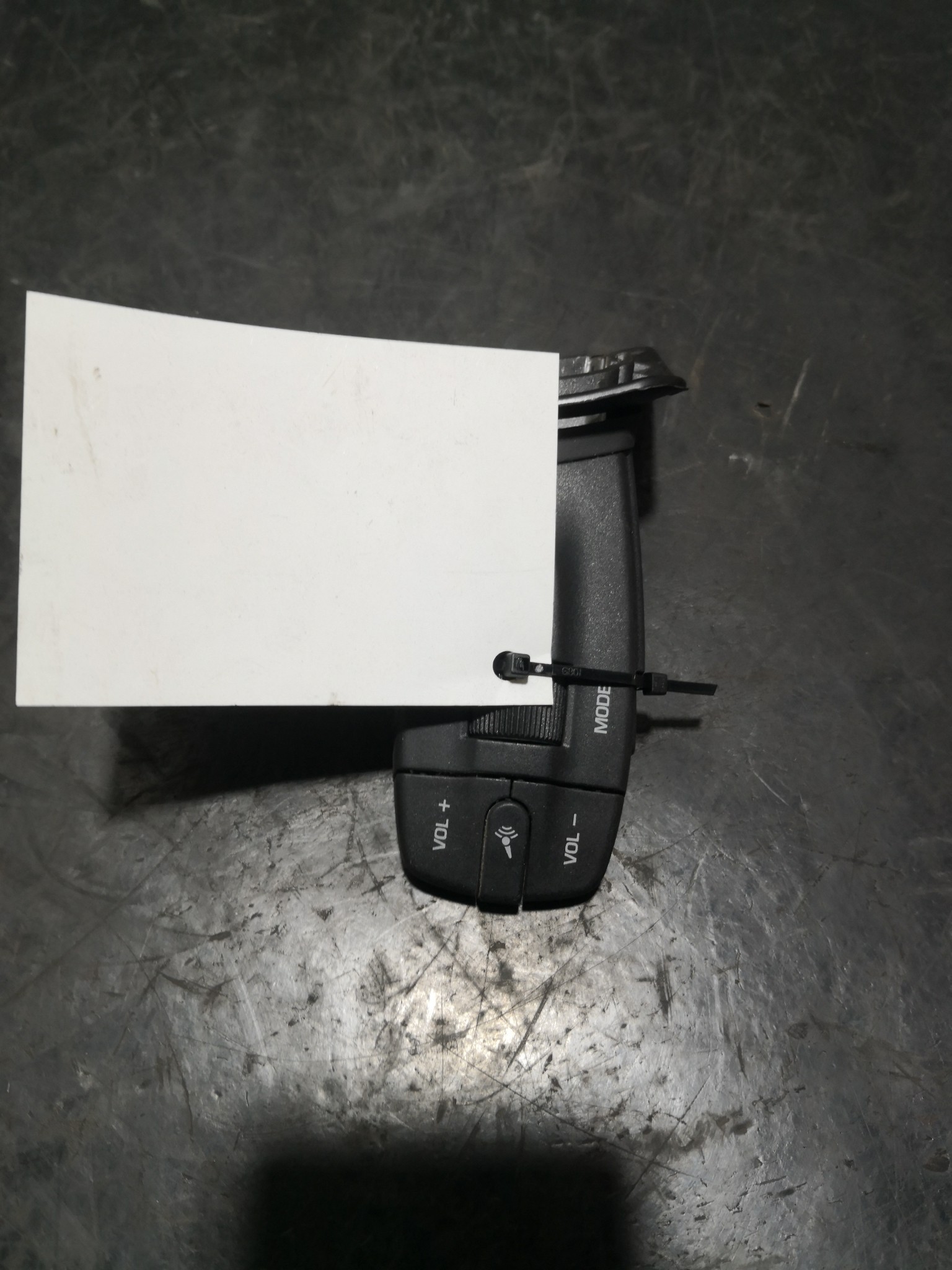 Manipulo Comando Rádio SEAT IBIZA IV (6J5, 6P1) | 08 - 17 Imagem-1