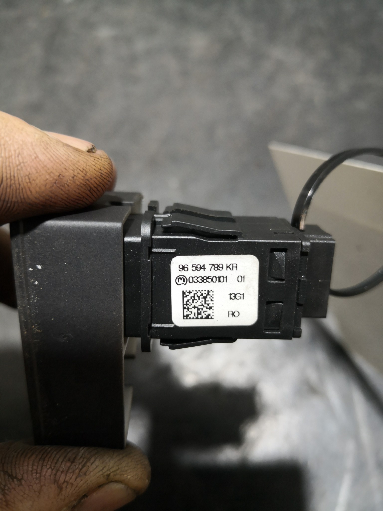 Botão 4 Piscas CITROEN C5 III (RD_) | 08 -  Imagem-1