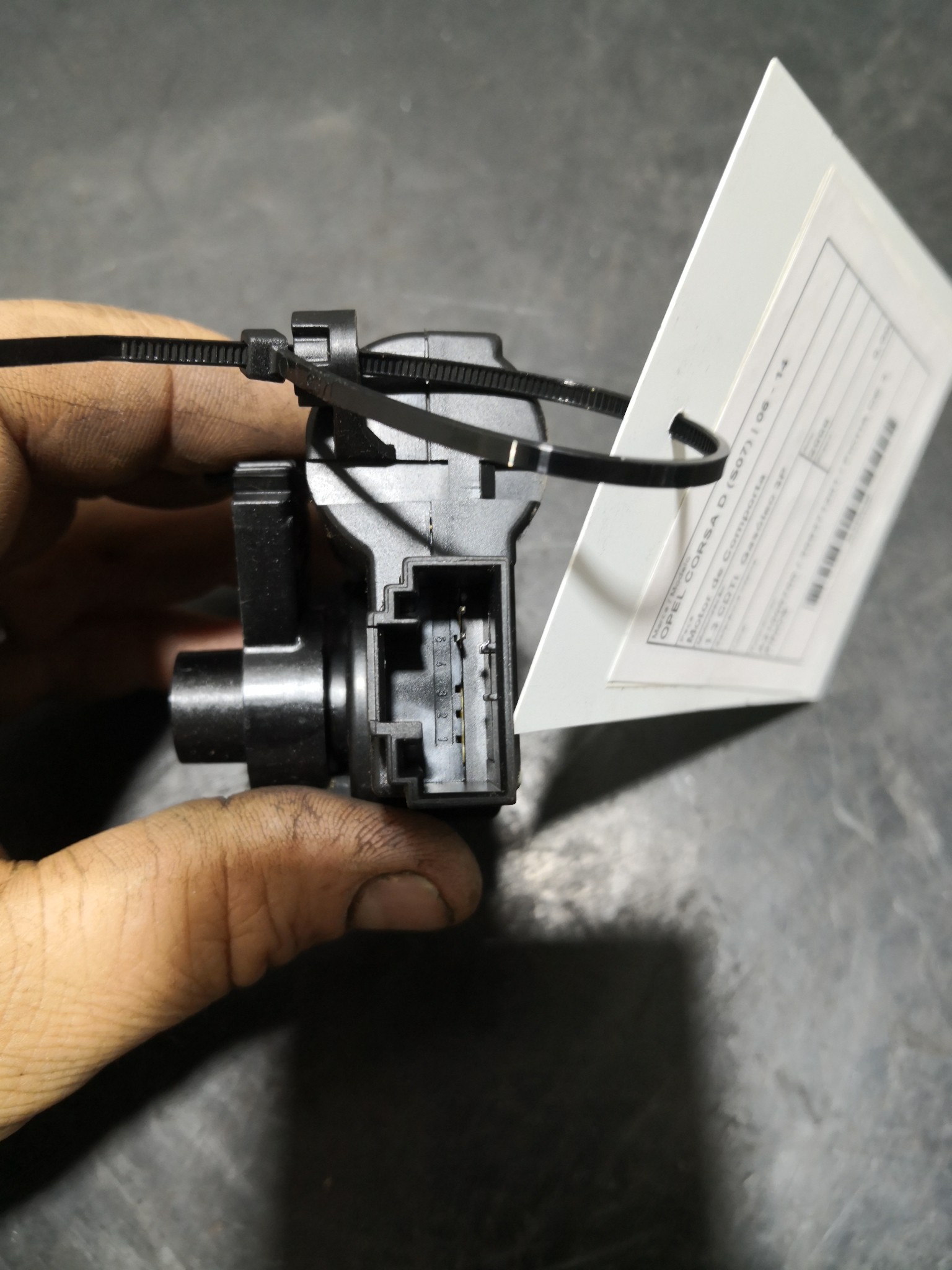 Motor de Comporta OPEL CORSA D (S07) | 06 - 14 Imagem-1