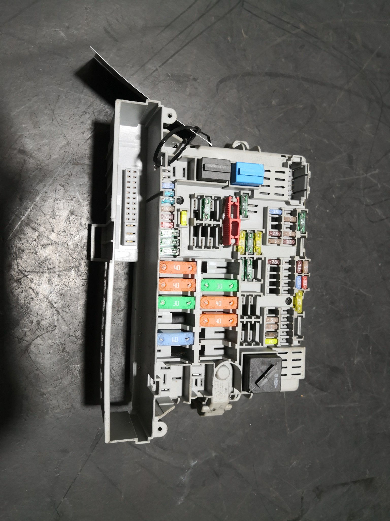 Caixa dos Fusíveis BMW - ID S_103266