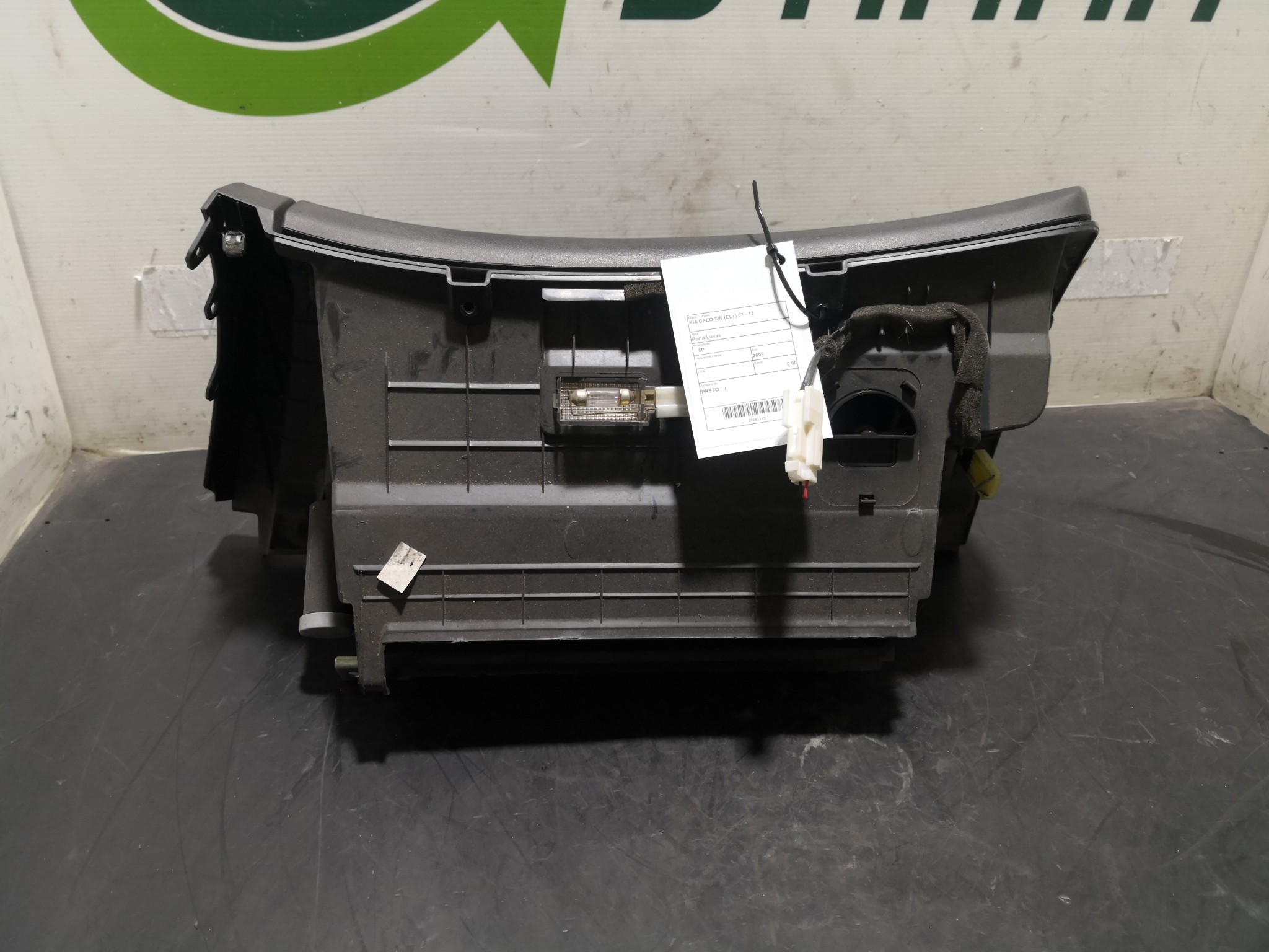 Porta Luvas KIA - ID S_103312