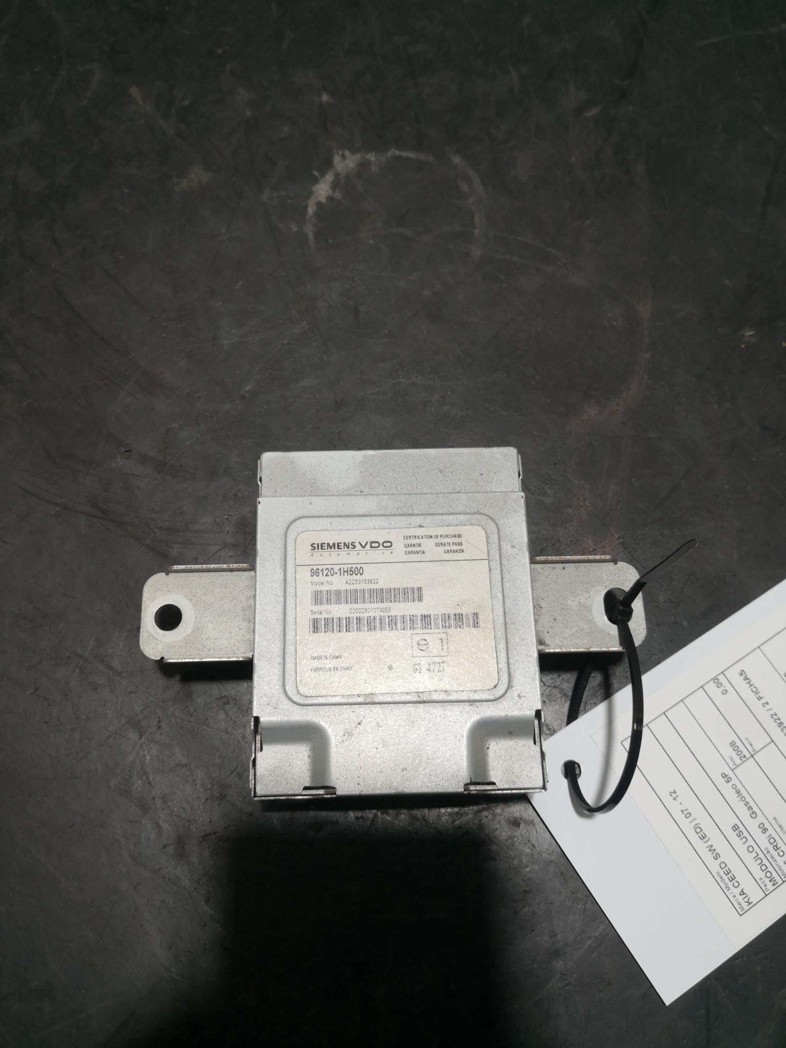 MÓDULO USB KIA CEED SW (ED) | 07 - 12 Imagem-1