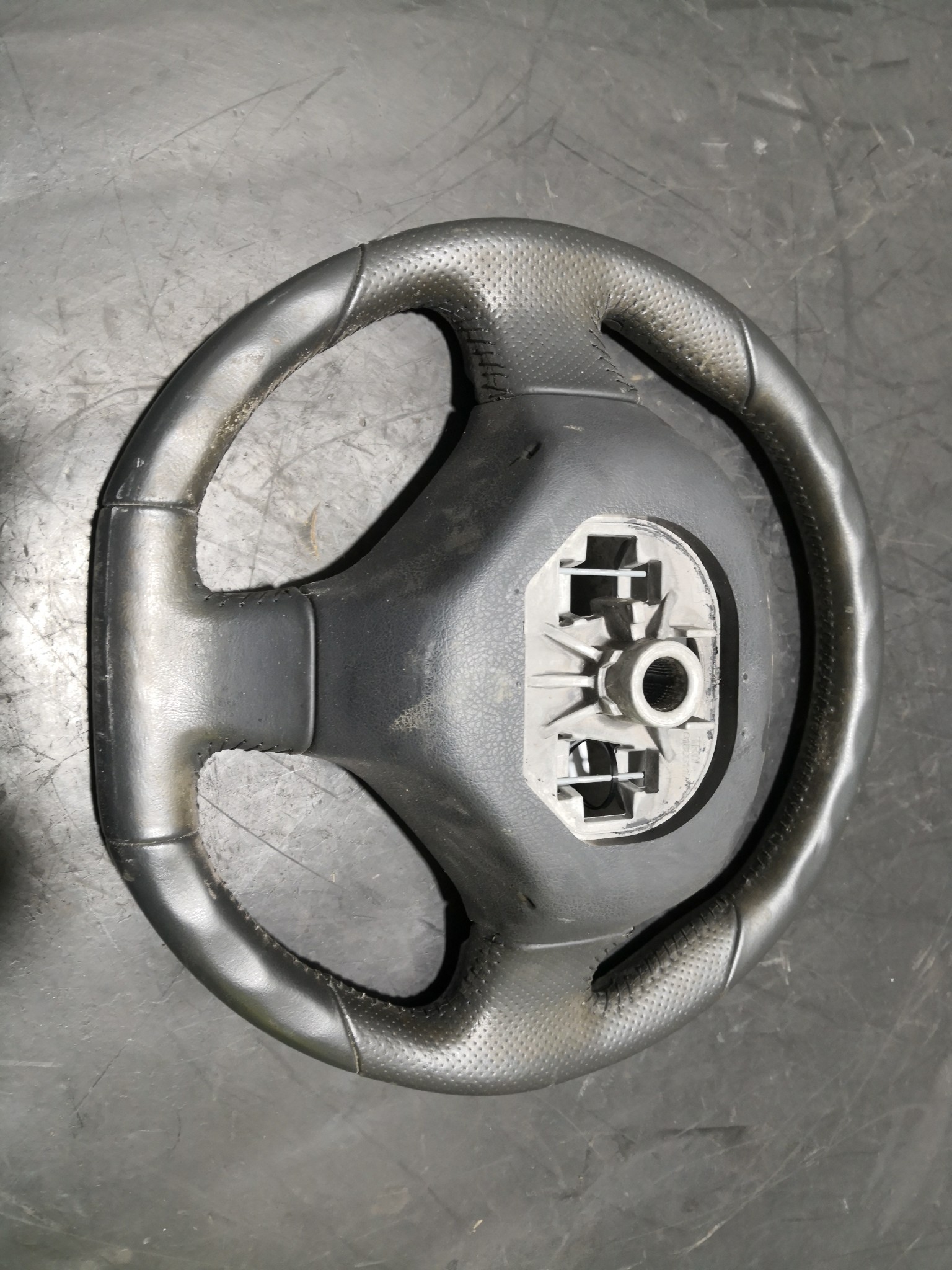 Volante PEUGEOT 3008 Veículo multiuso (0U_) | 09 - 17 Imagem-3