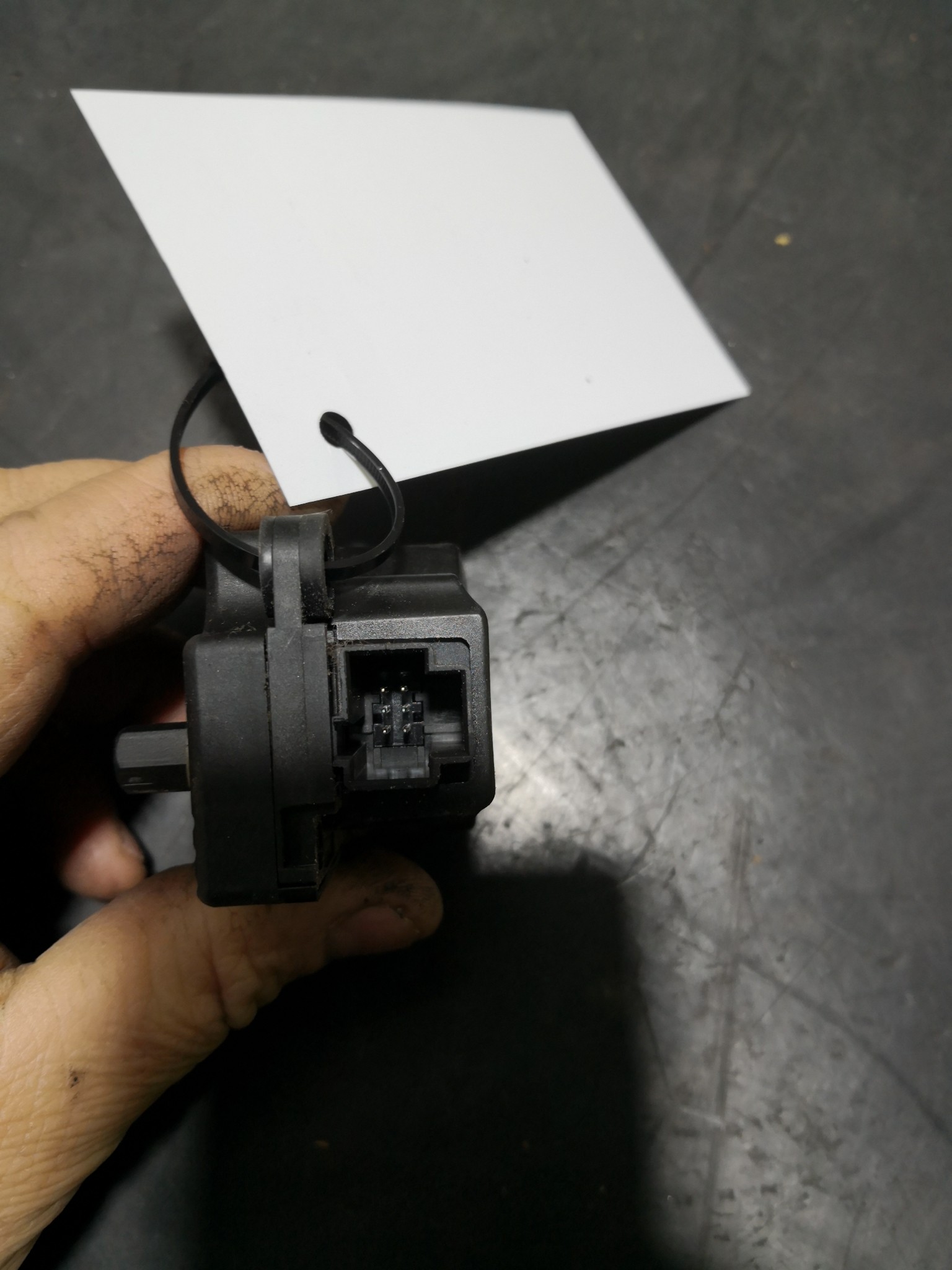 Motor de Comporta OPEL CORSA D (S07) | 06 - 14 Imagem-1