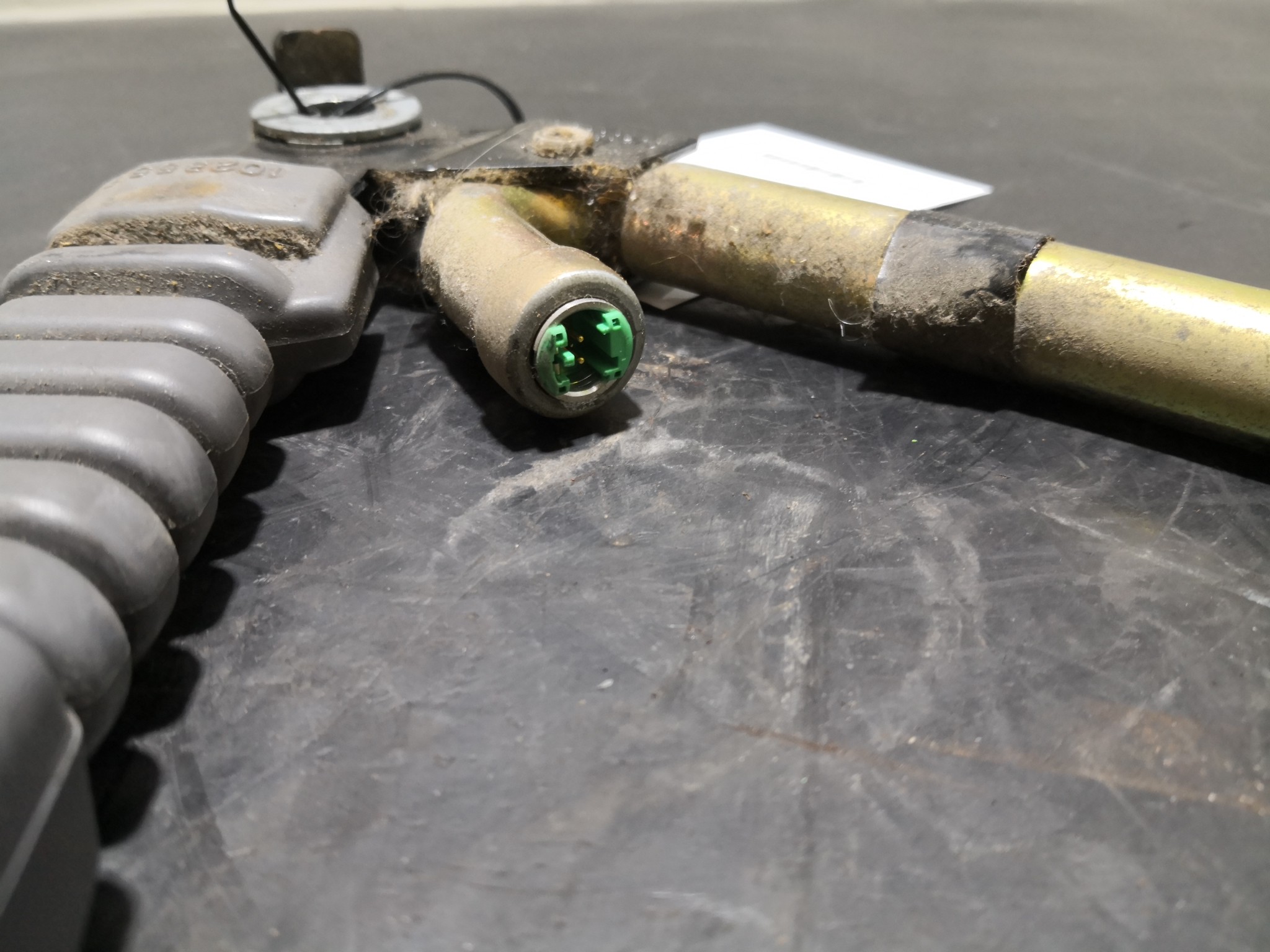 Engate Cinto Frente Esq HYUNDAI TUCSON (JM) | 04 -  Imagem-1