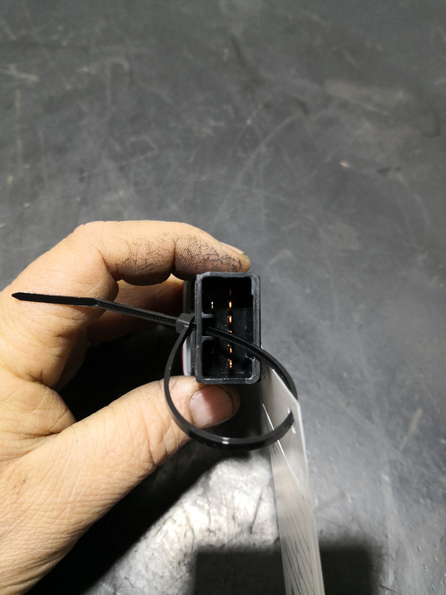 Botão 4 Piscas HYUNDAI - ID S_103555